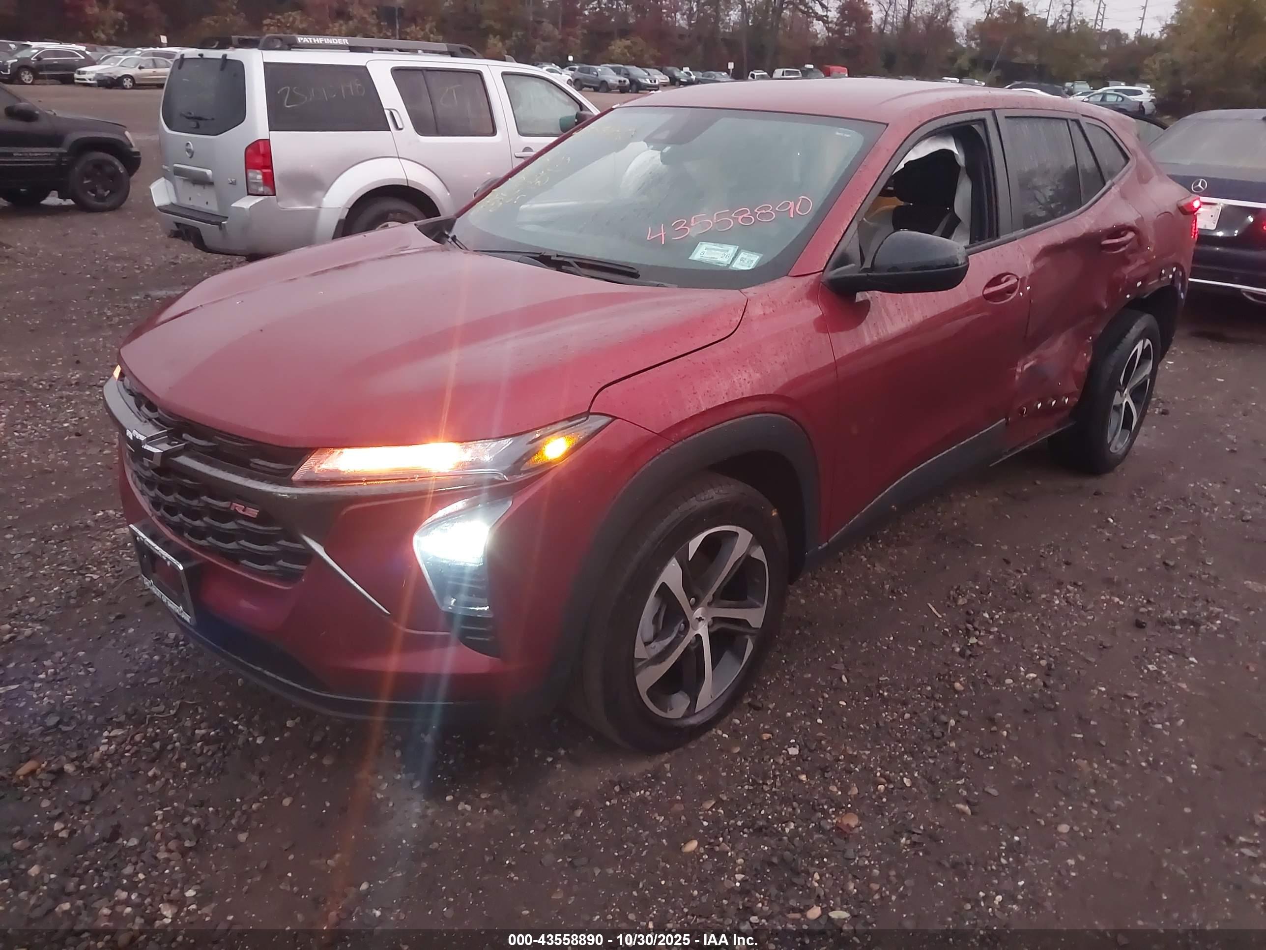 CHEVROLET TRAX image 2