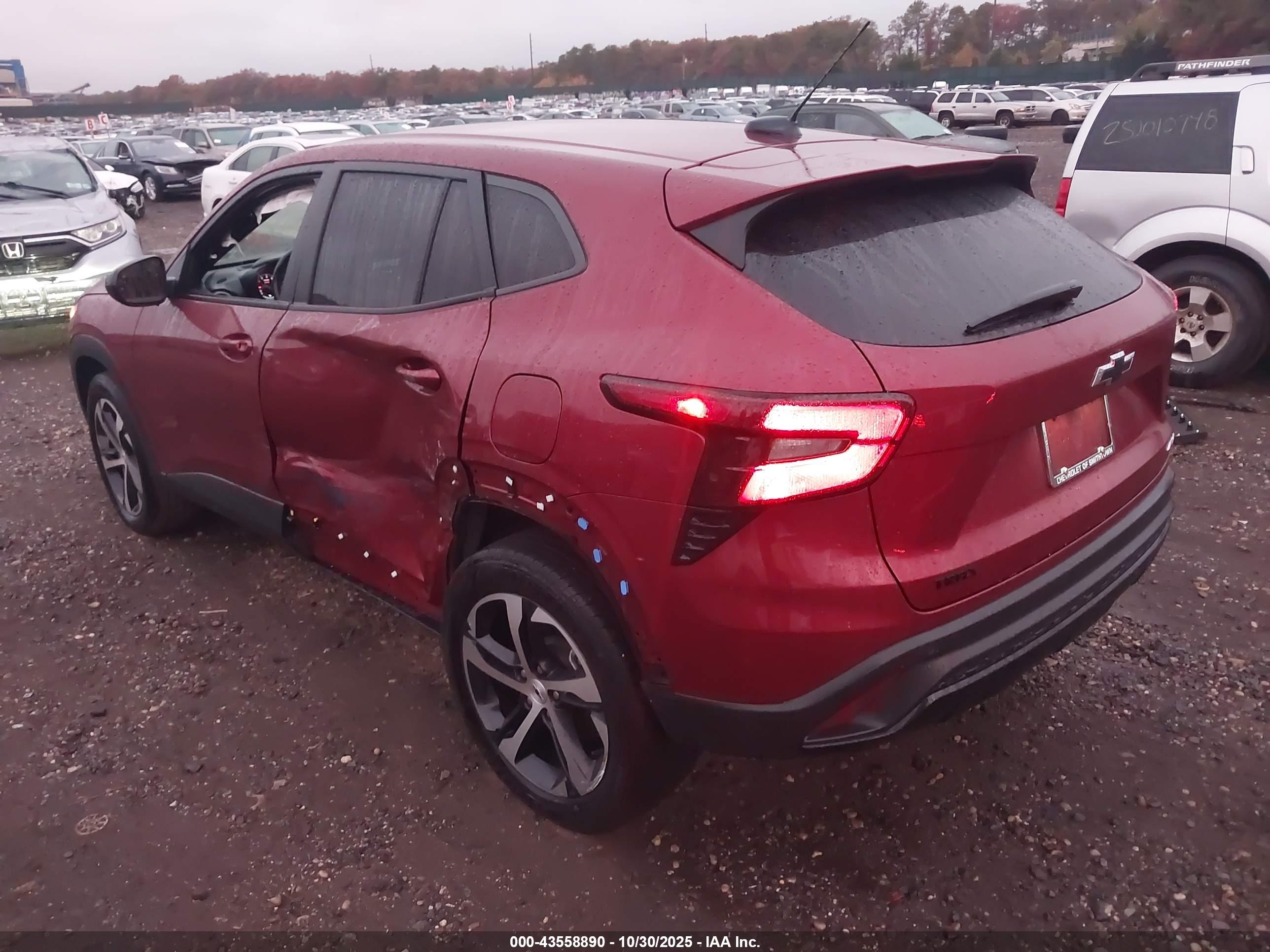CHEVROLET TRAX image 3