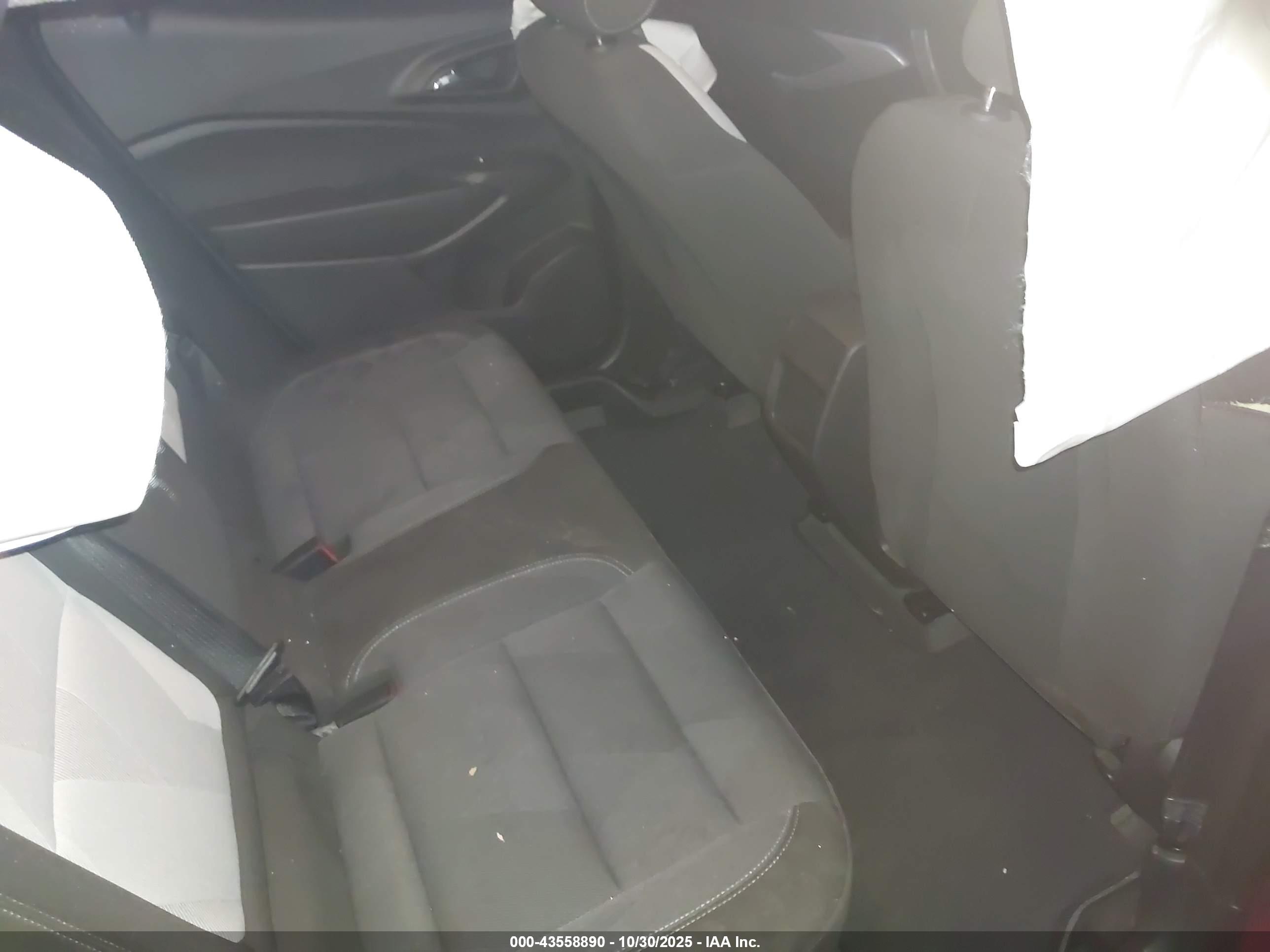 CHEVROLET TRAX image 8