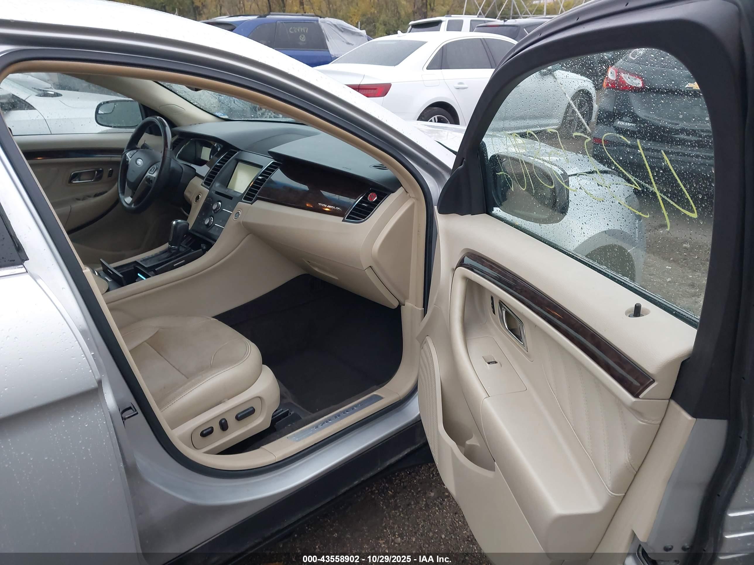 FORD TAURUS image 5