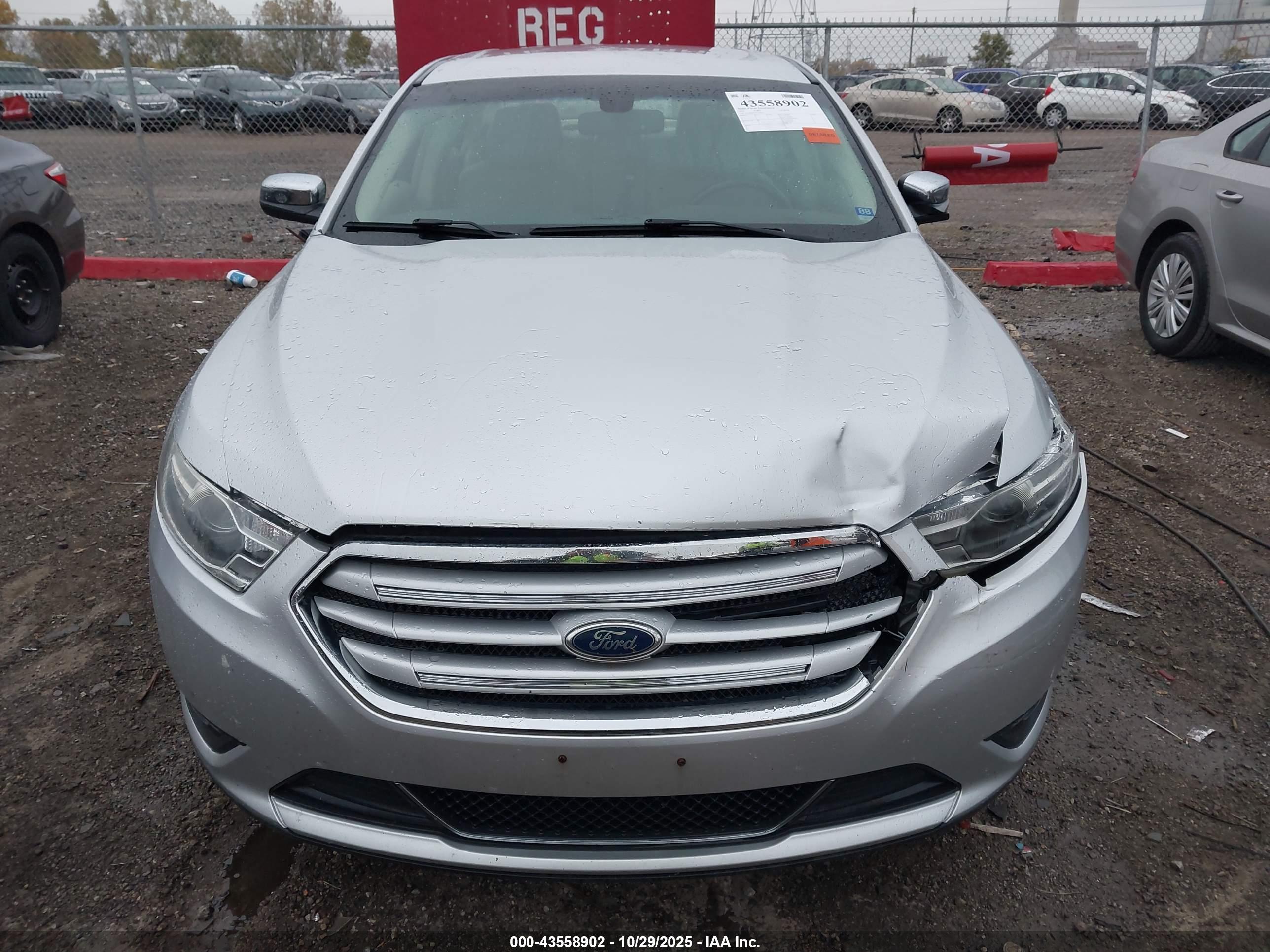FORD TAURUS image 6