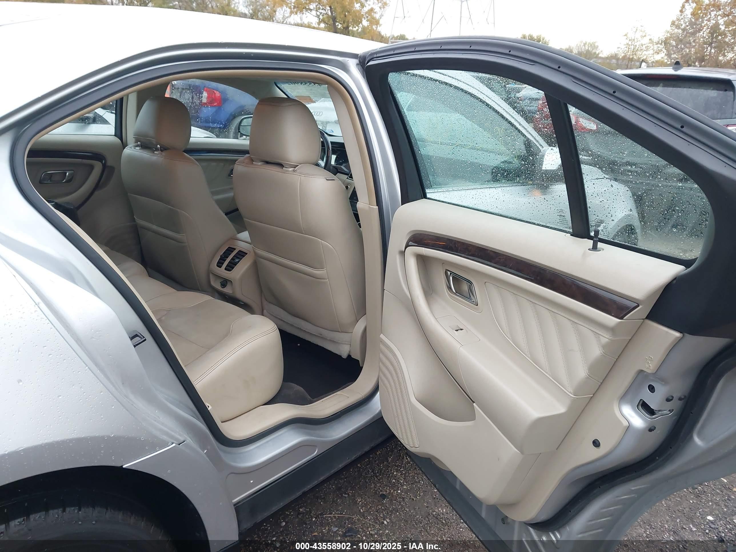 FORD TAURUS image 8