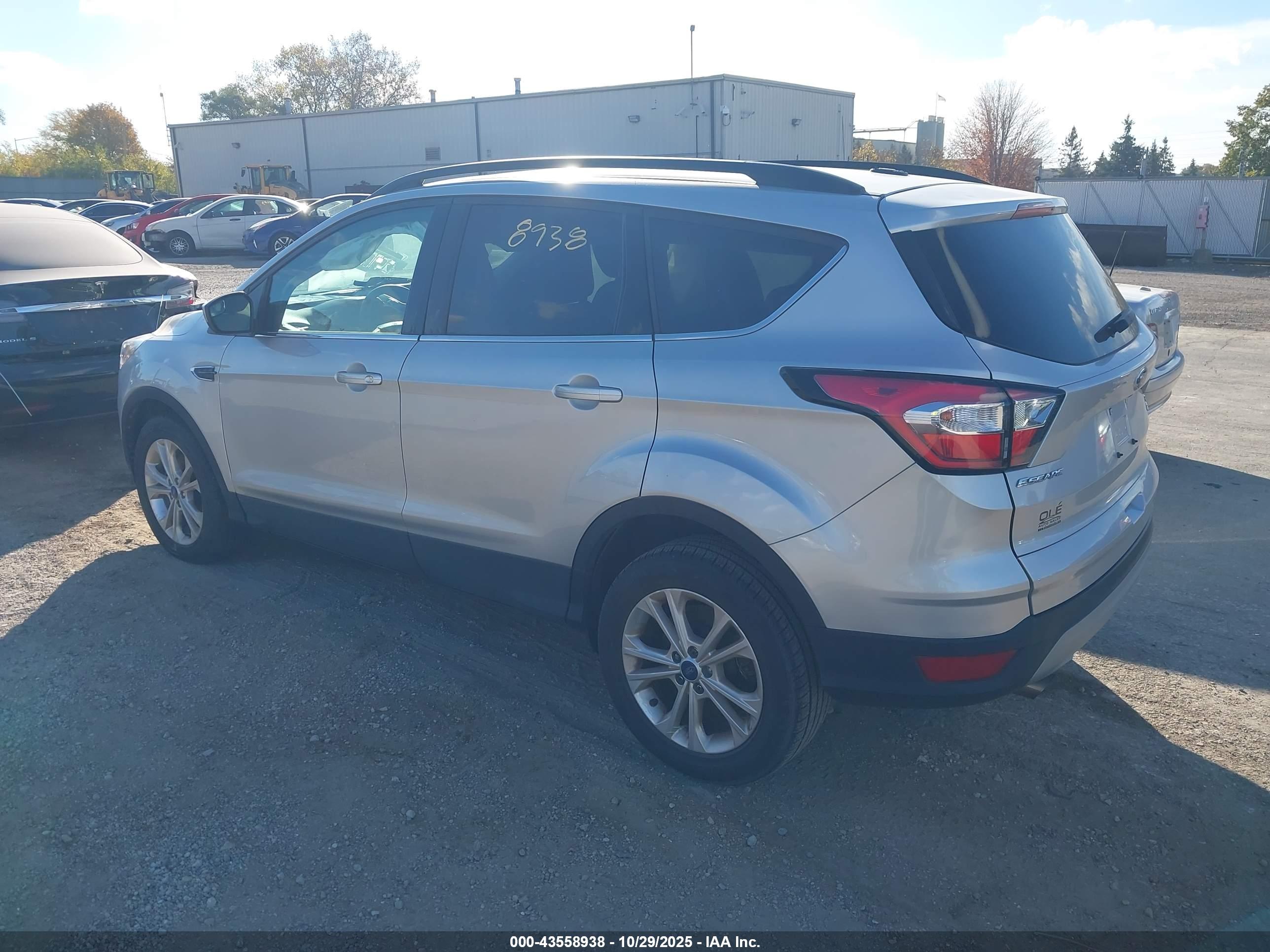 FORD ESCAPE image 3