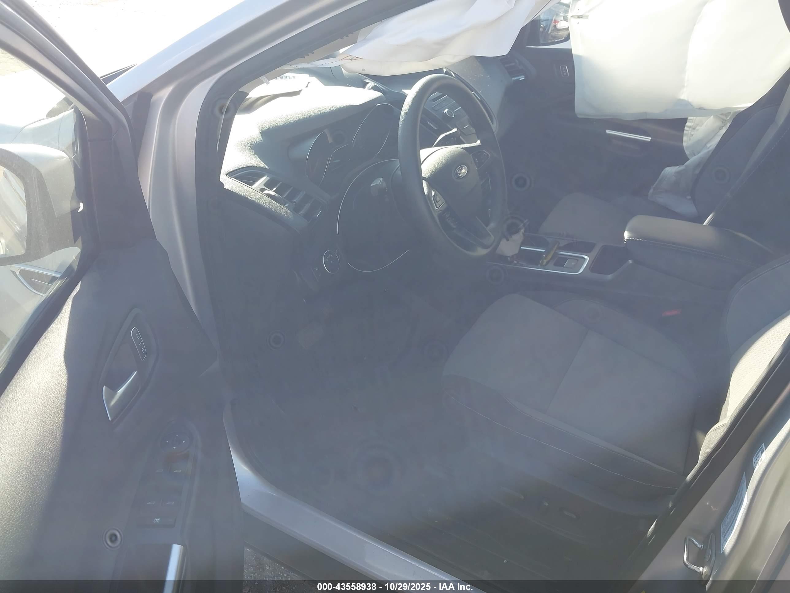 FORD ESCAPE image 5