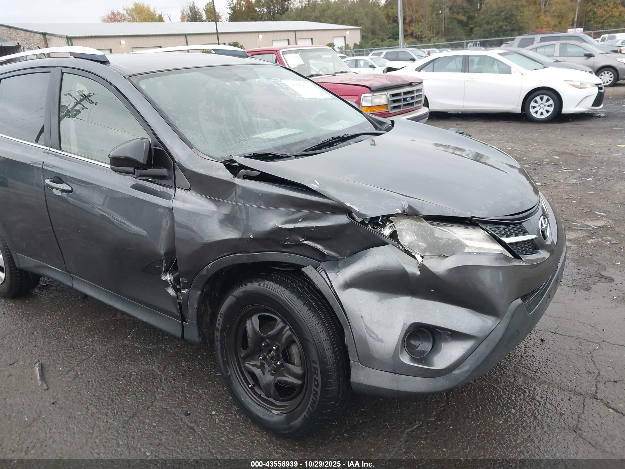 TOYOTA RAV4 image 6
