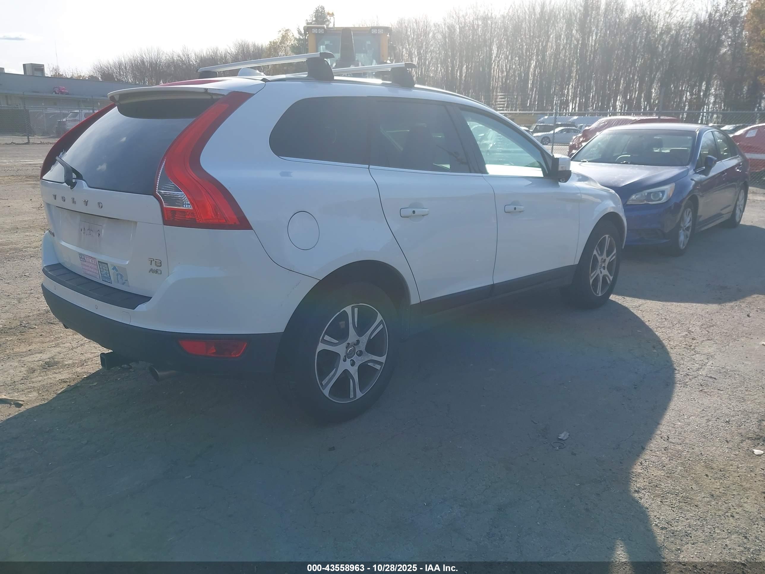 VOLVO XC60 image 4