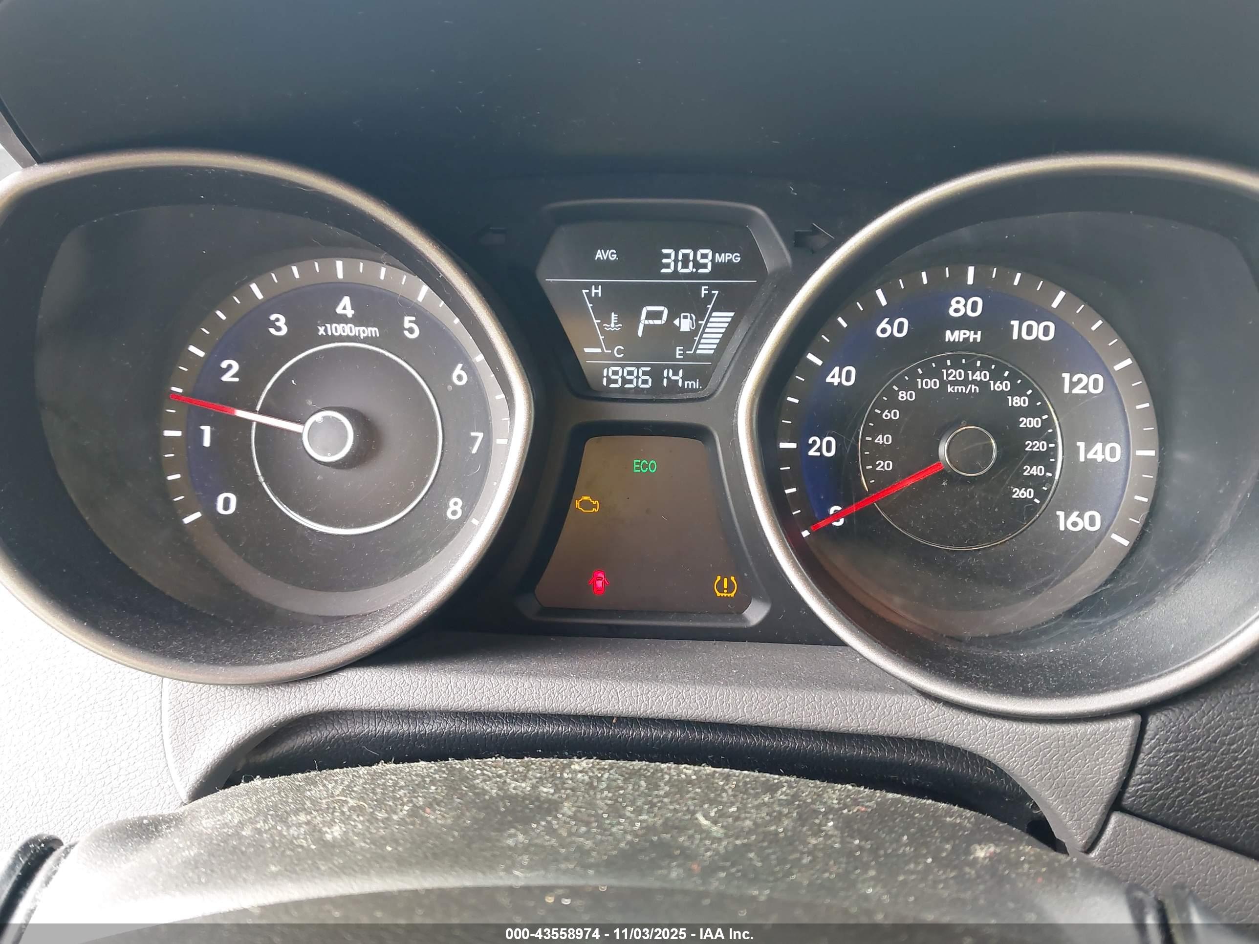 HYUNDAI ELANTRA image 7