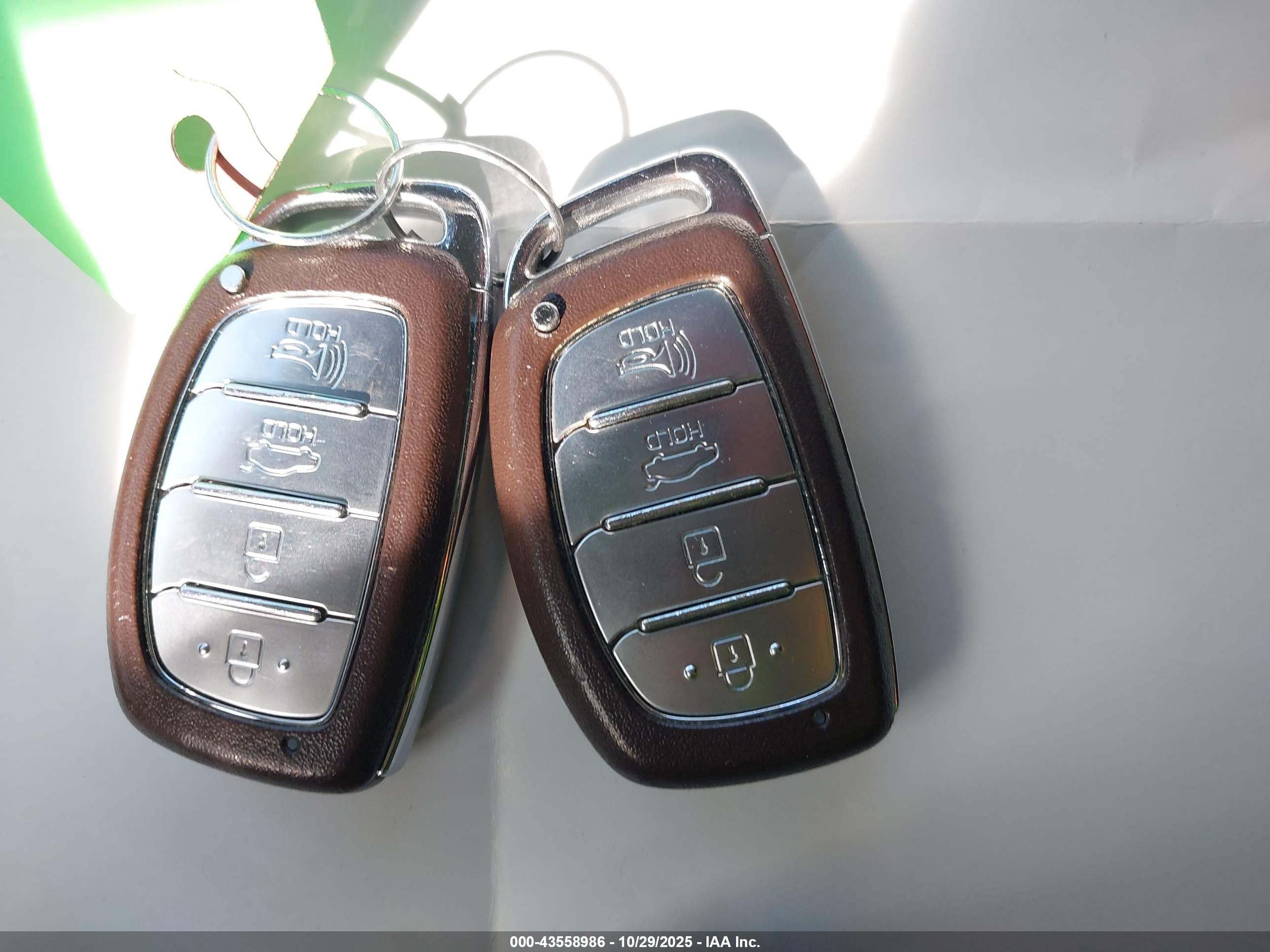 HYUNDAI ELANTRA image 11