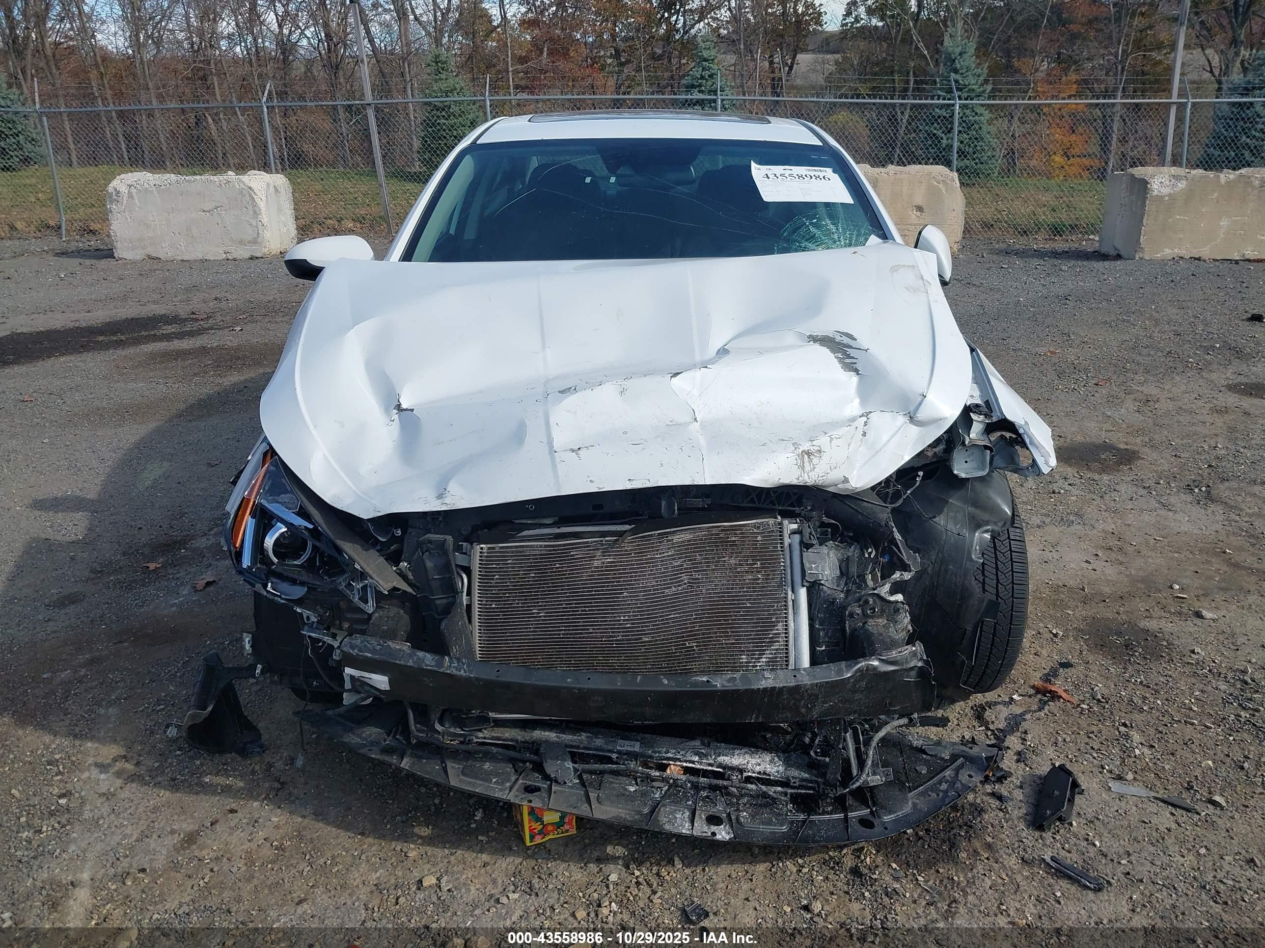 HYUNDAI ELANTRA image 6