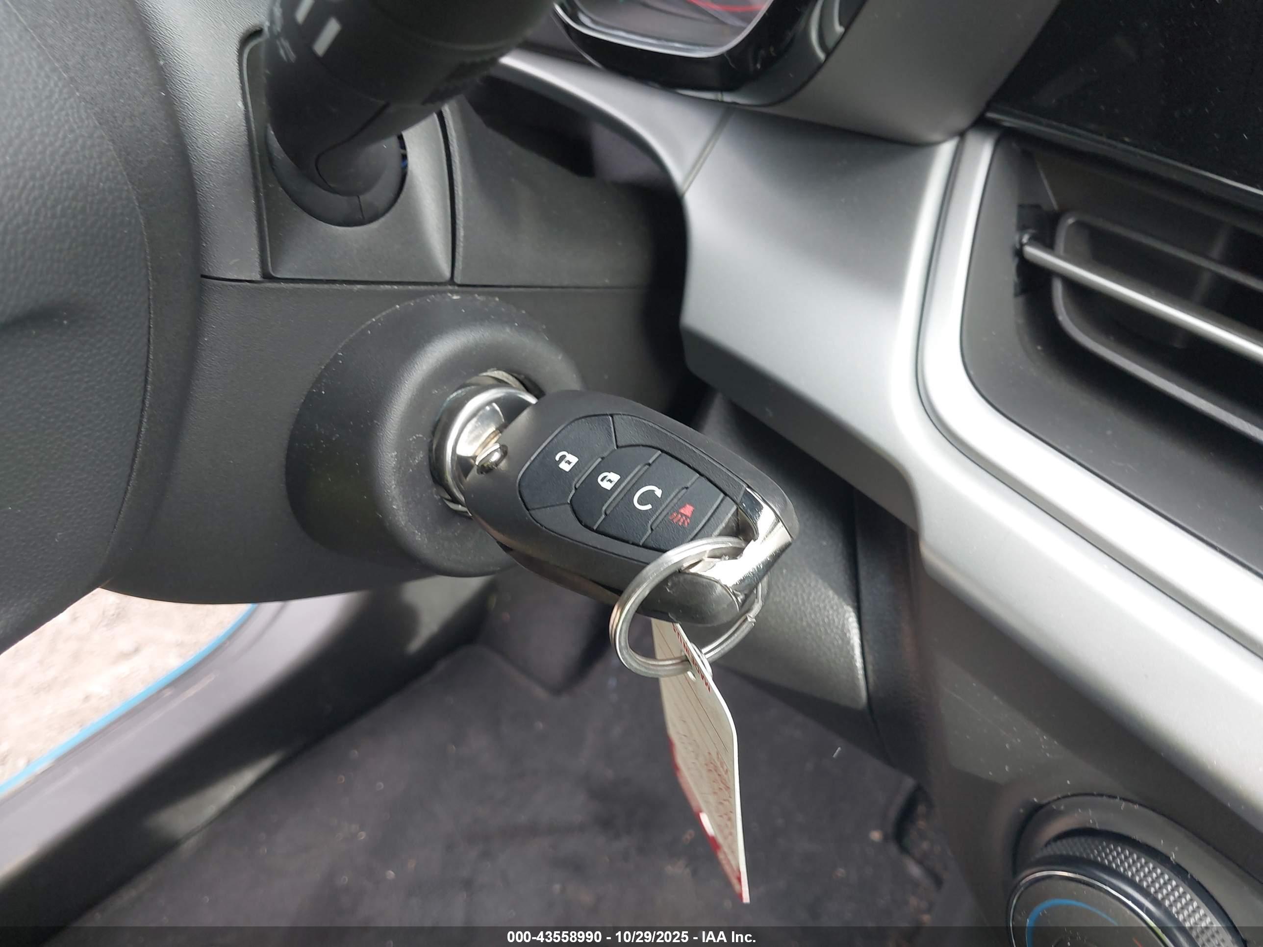 CHEVROLET TRAX image 11