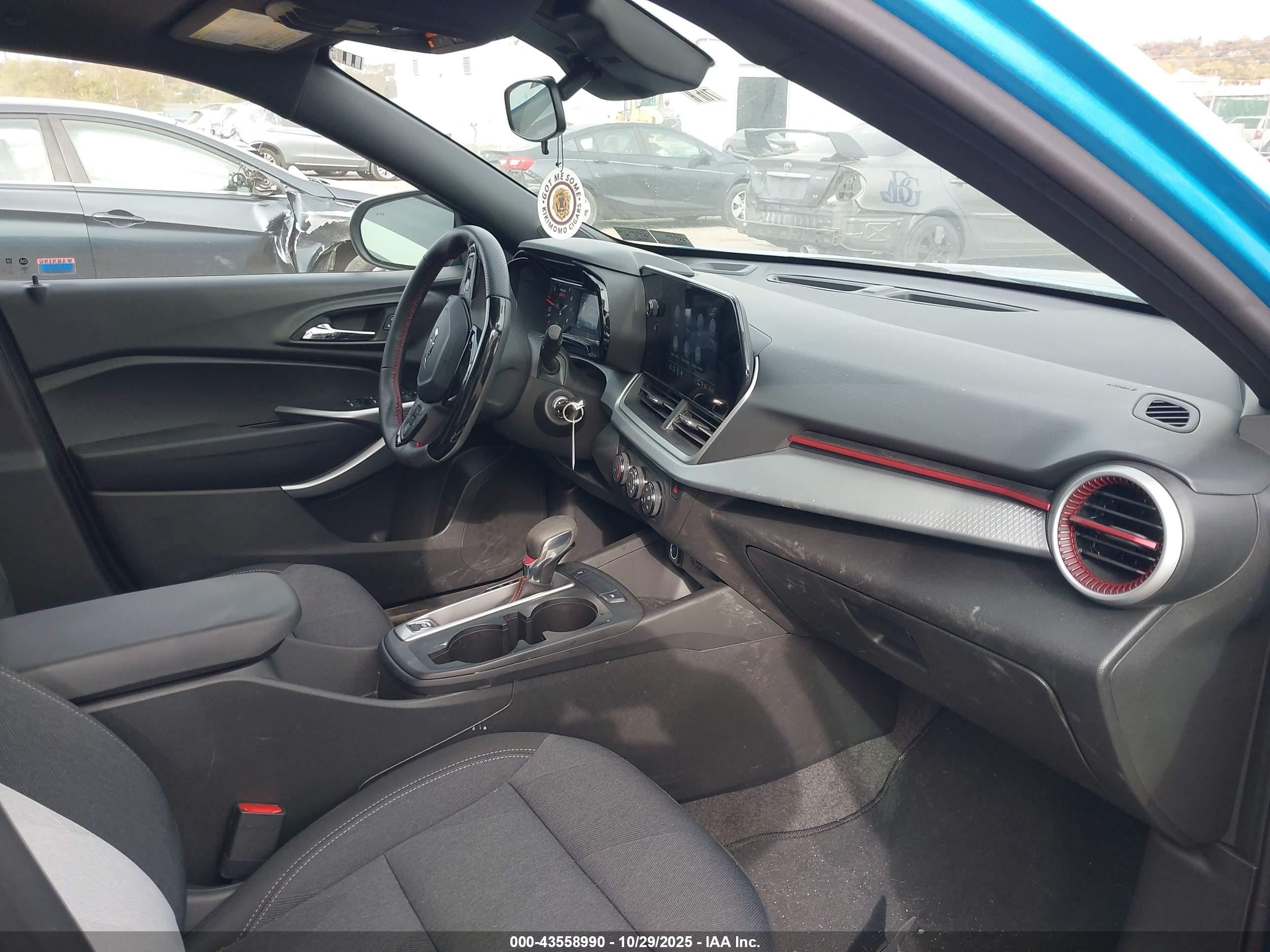 CHEVROLET TRAX image 5