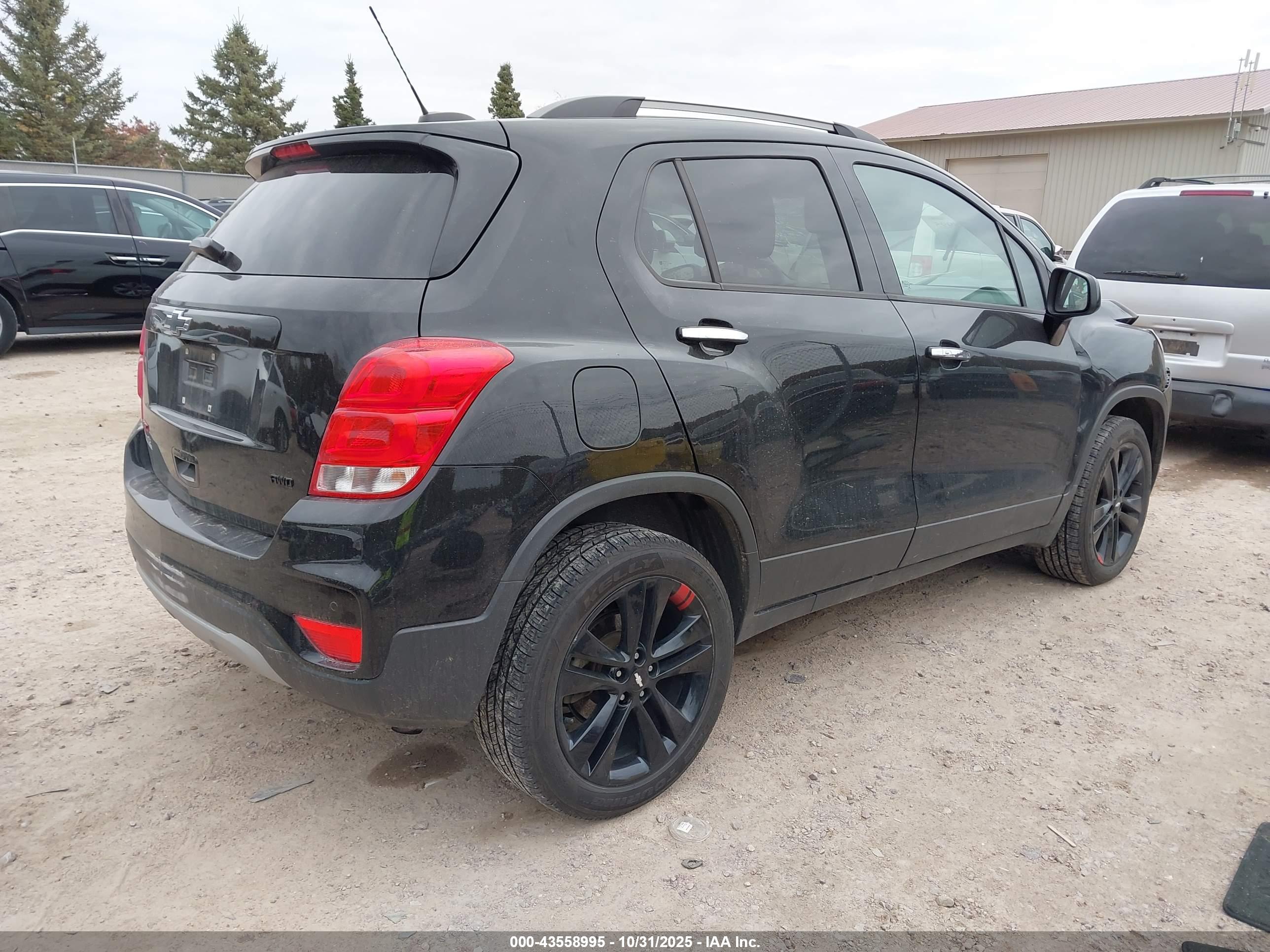 CHEVROLET TRAX image 4