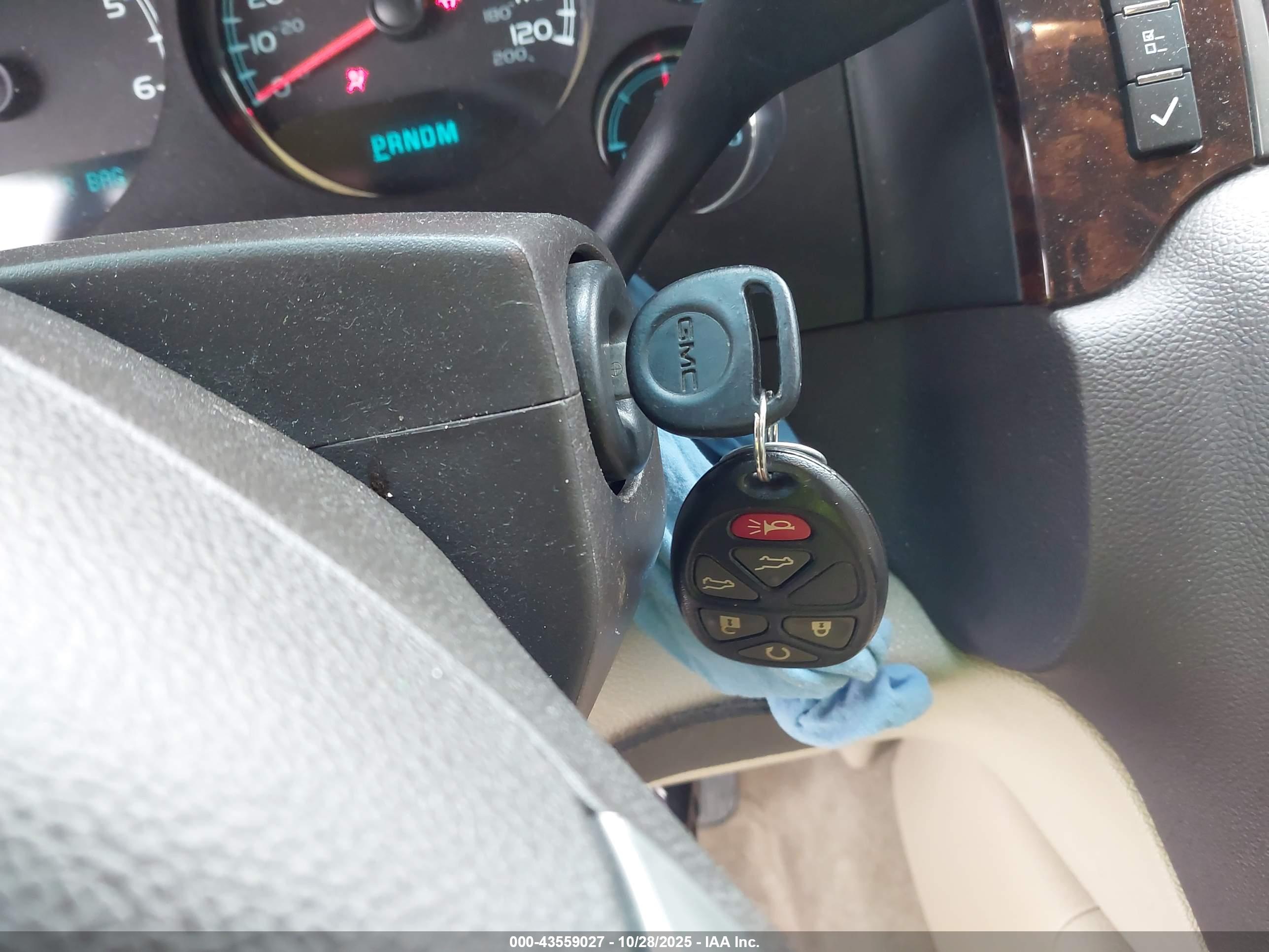 GMC YUKON image 11