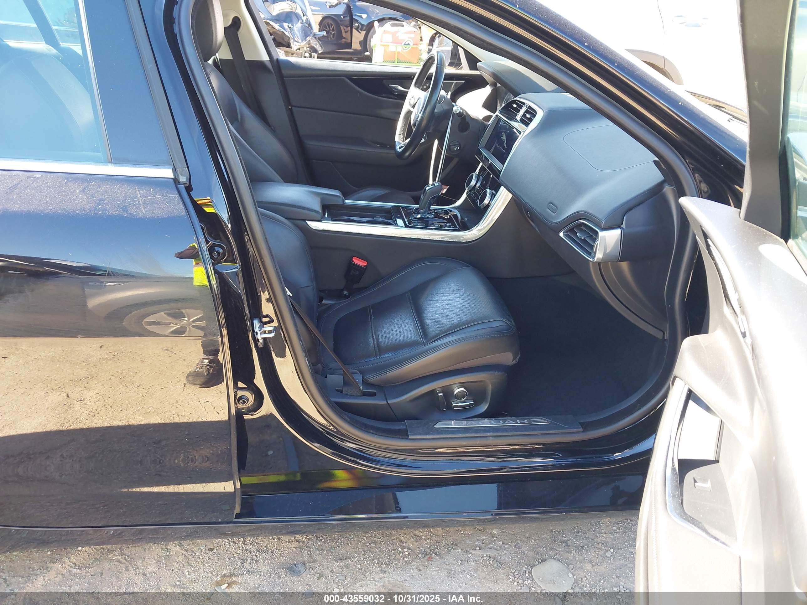 JAGUAR XE image 5
