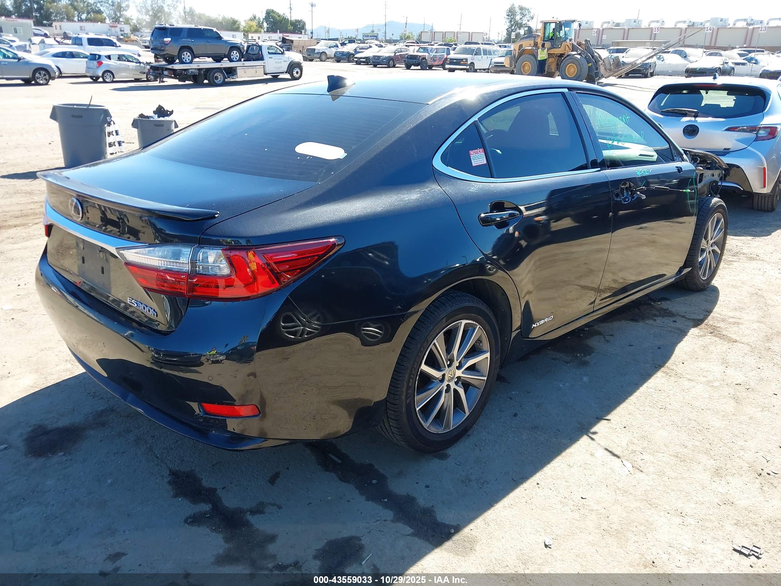 LEXUS ES image 4