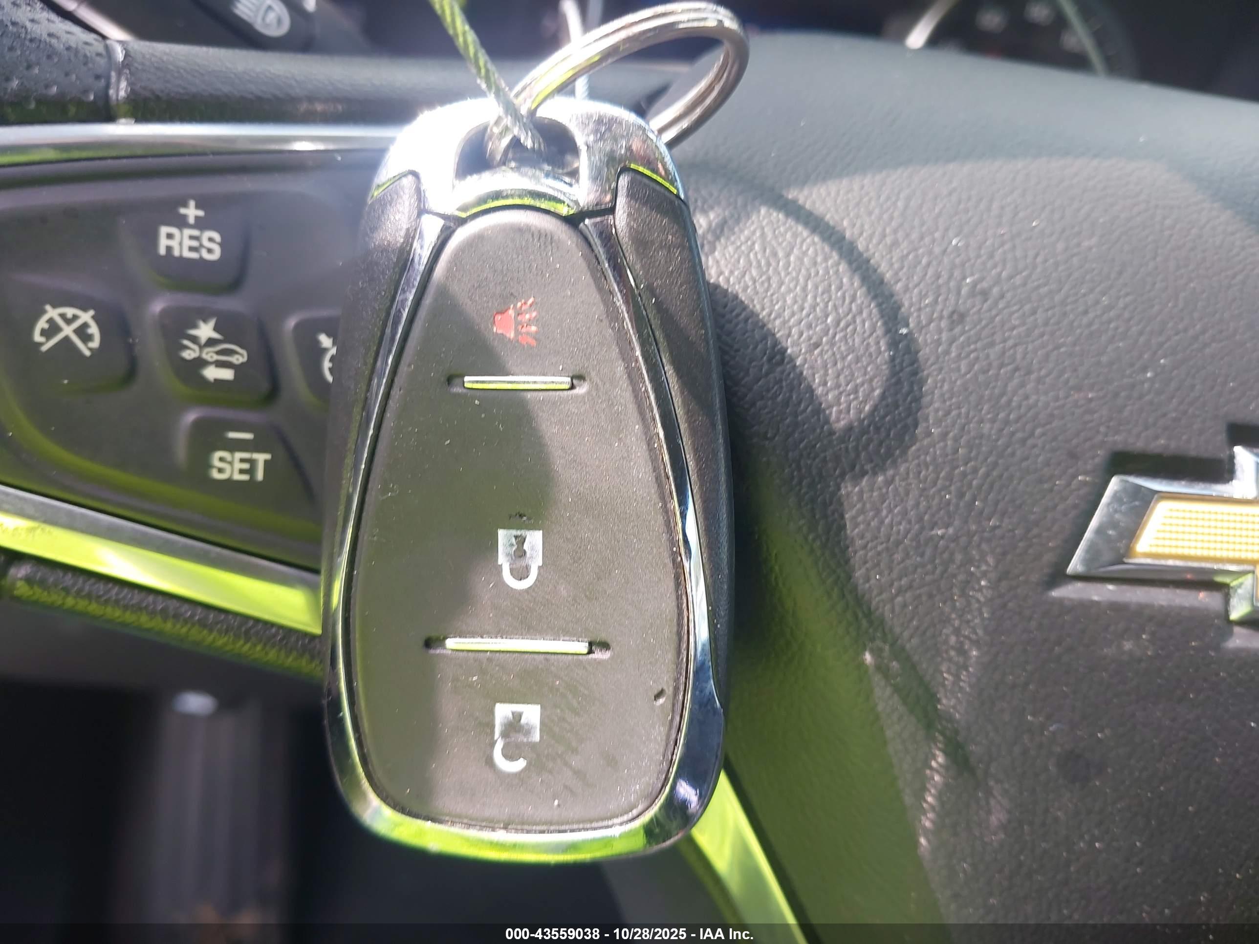 CHEVROLET EQUINOX image 11