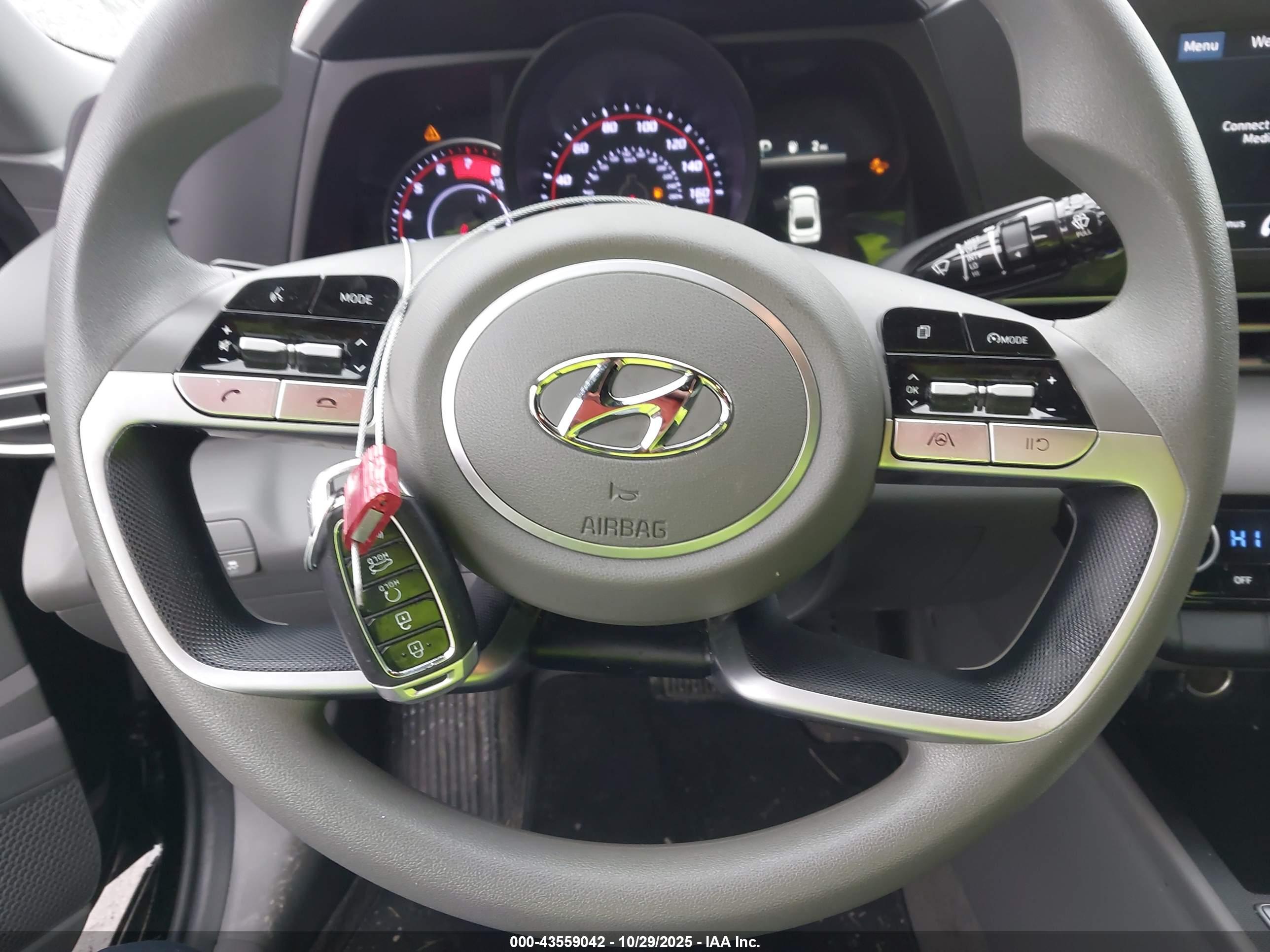 HYUNDAI ELANTRA image 11