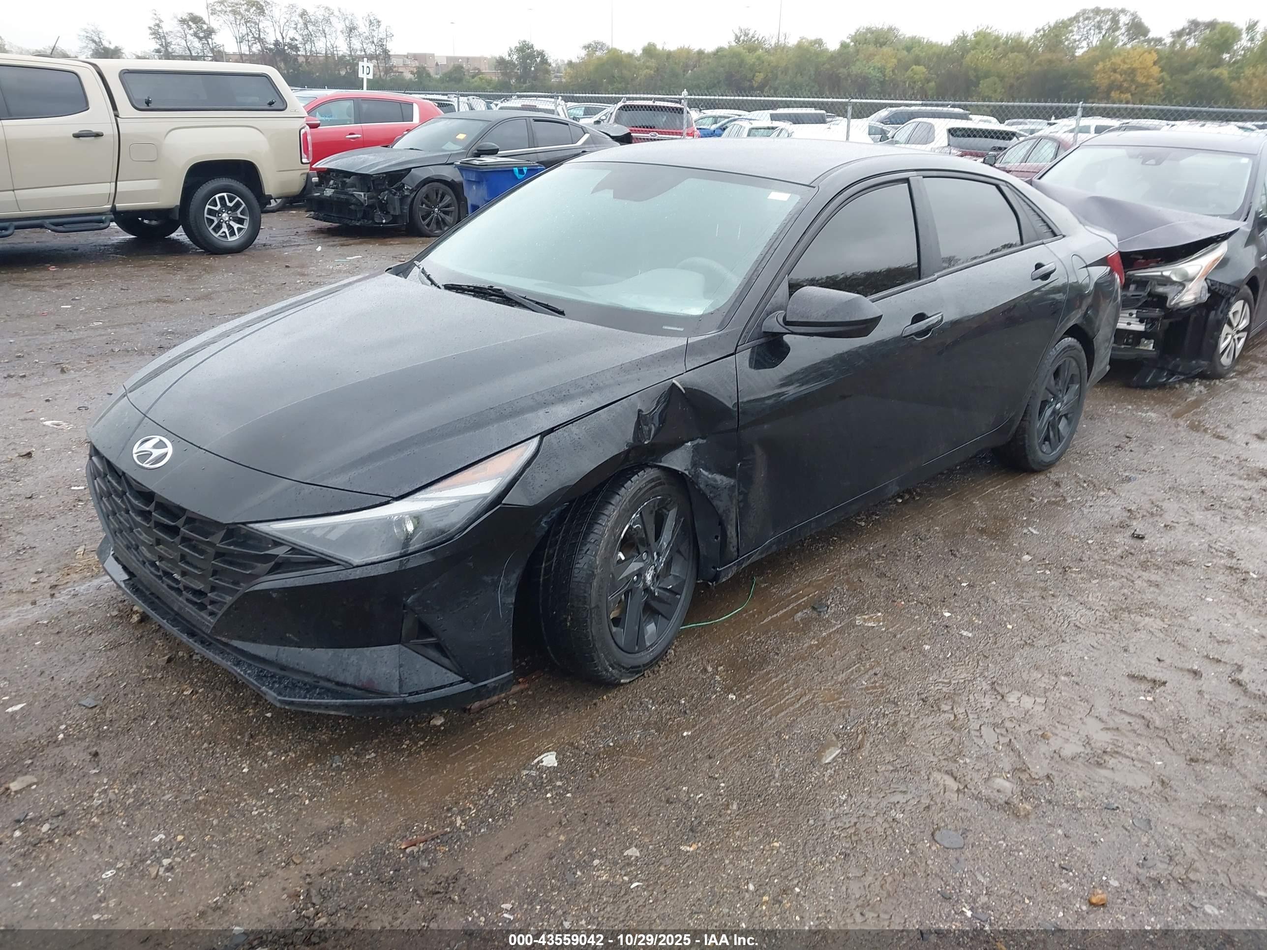 HYUNDAI ELANTRA image 2