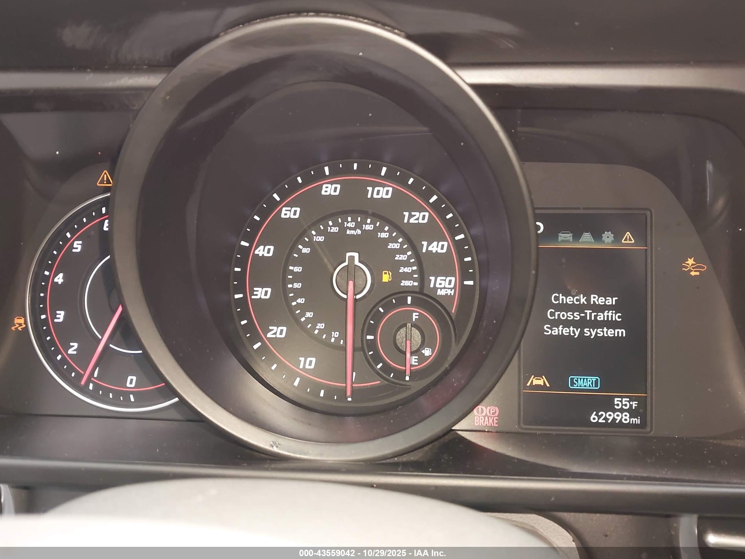 HYUNDAI ELANTRA image 7