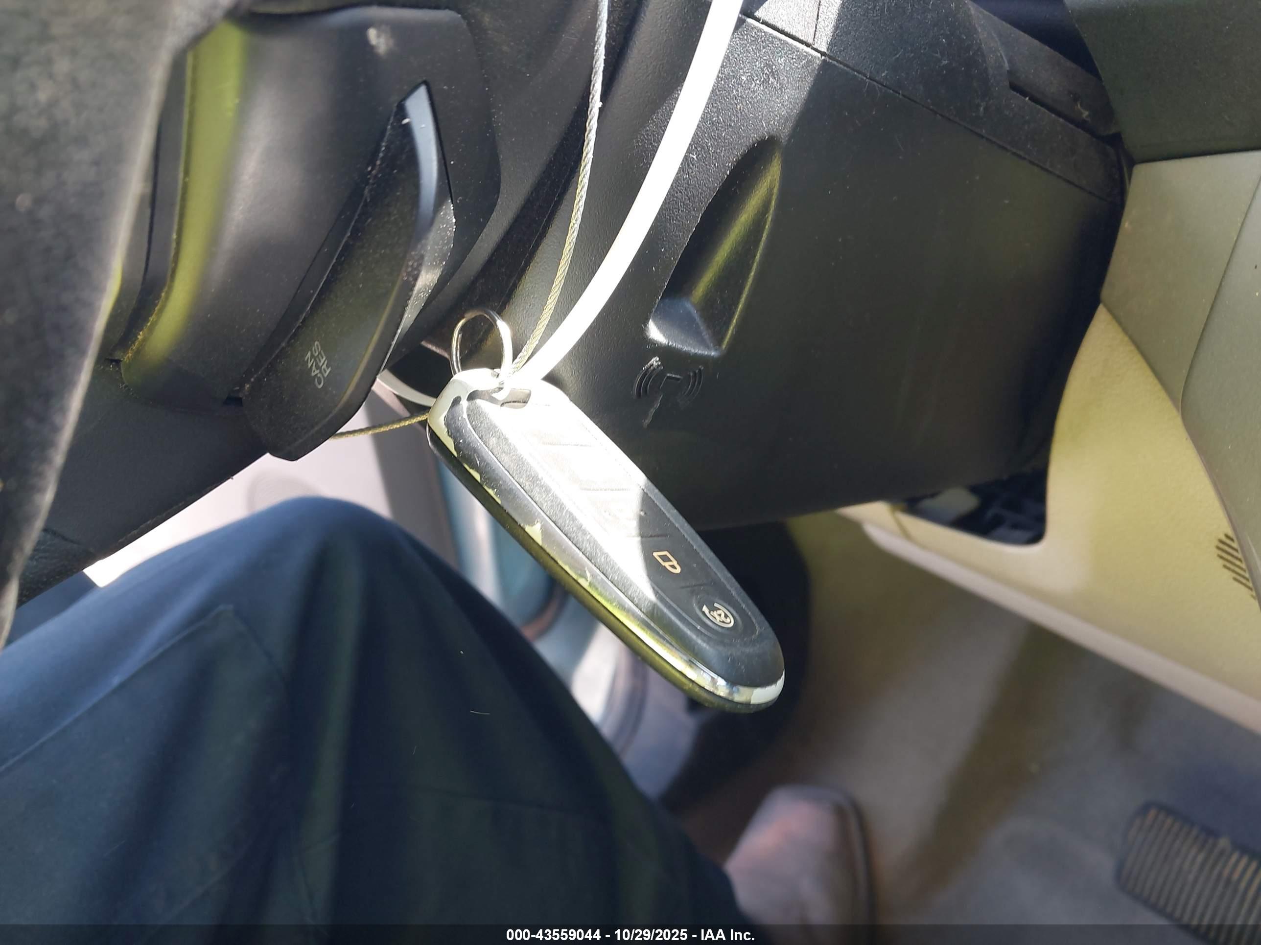 FORD ESCAPE image 11