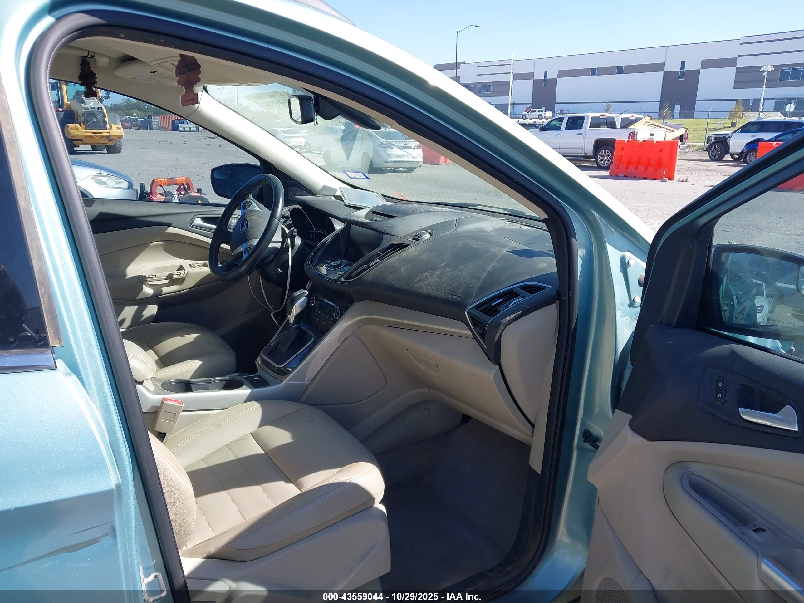 FORD ESCAPE image 5
