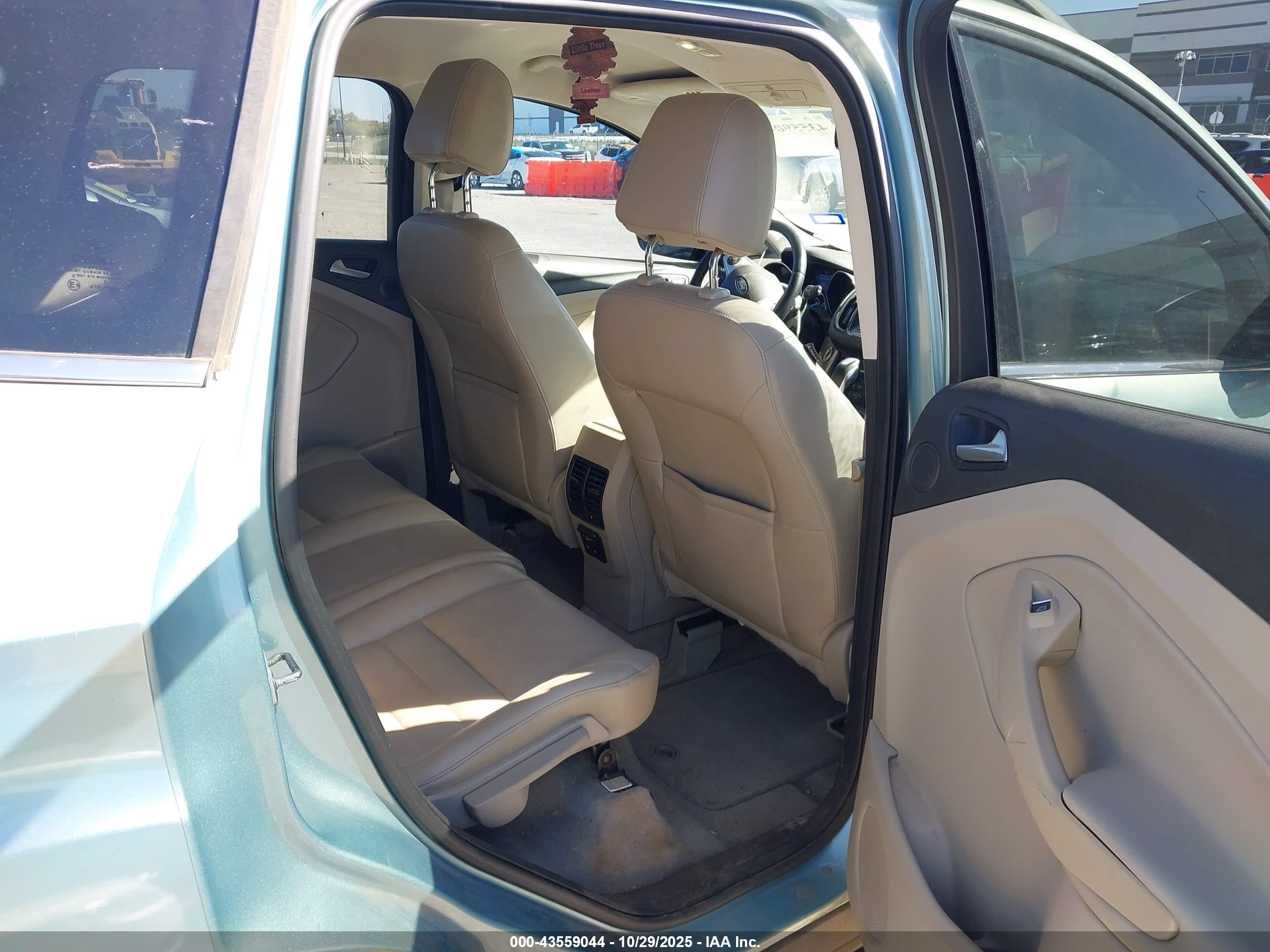 FORD ESCAPE image 8