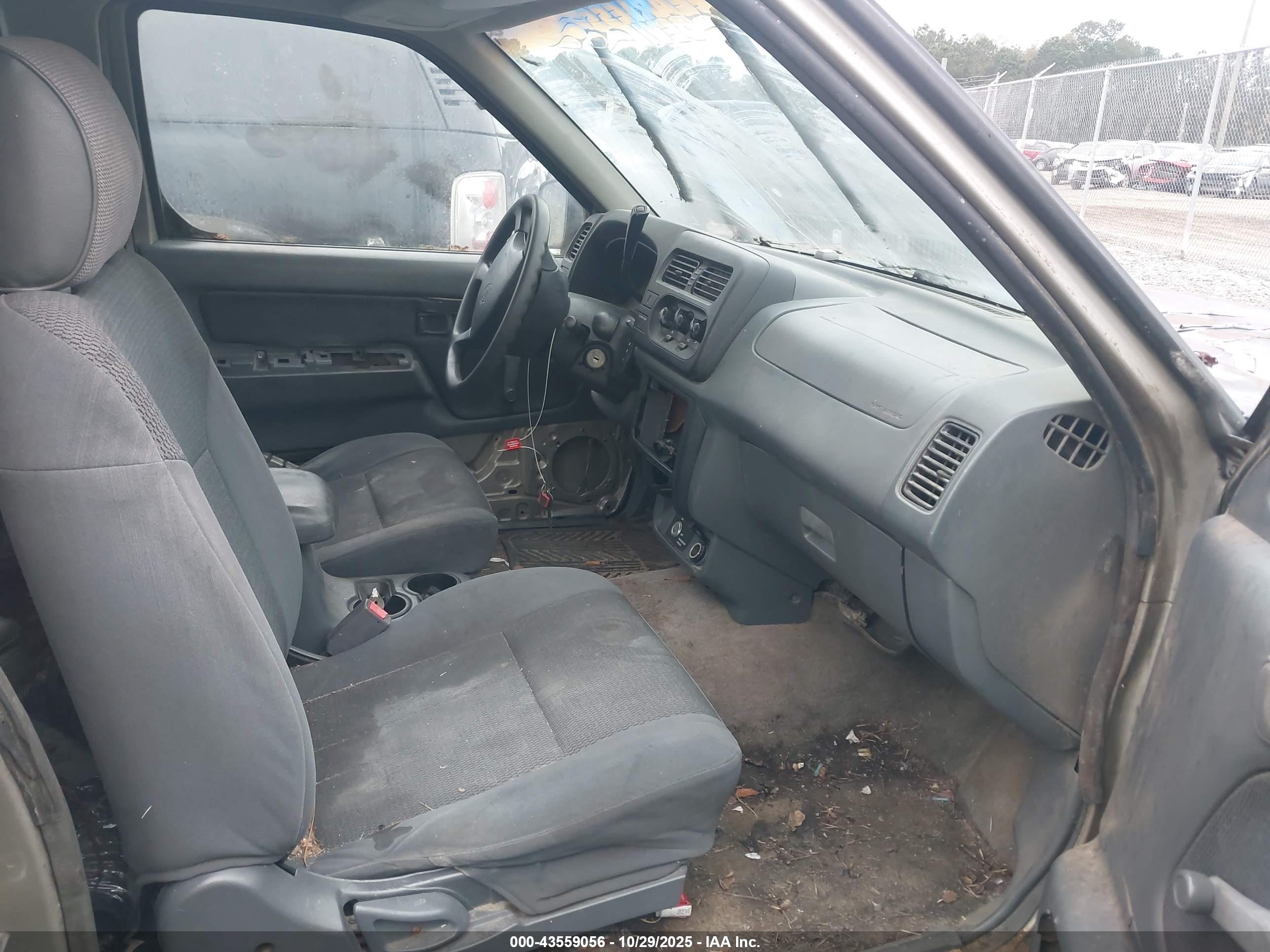 NISSAN FRONTIER image 5