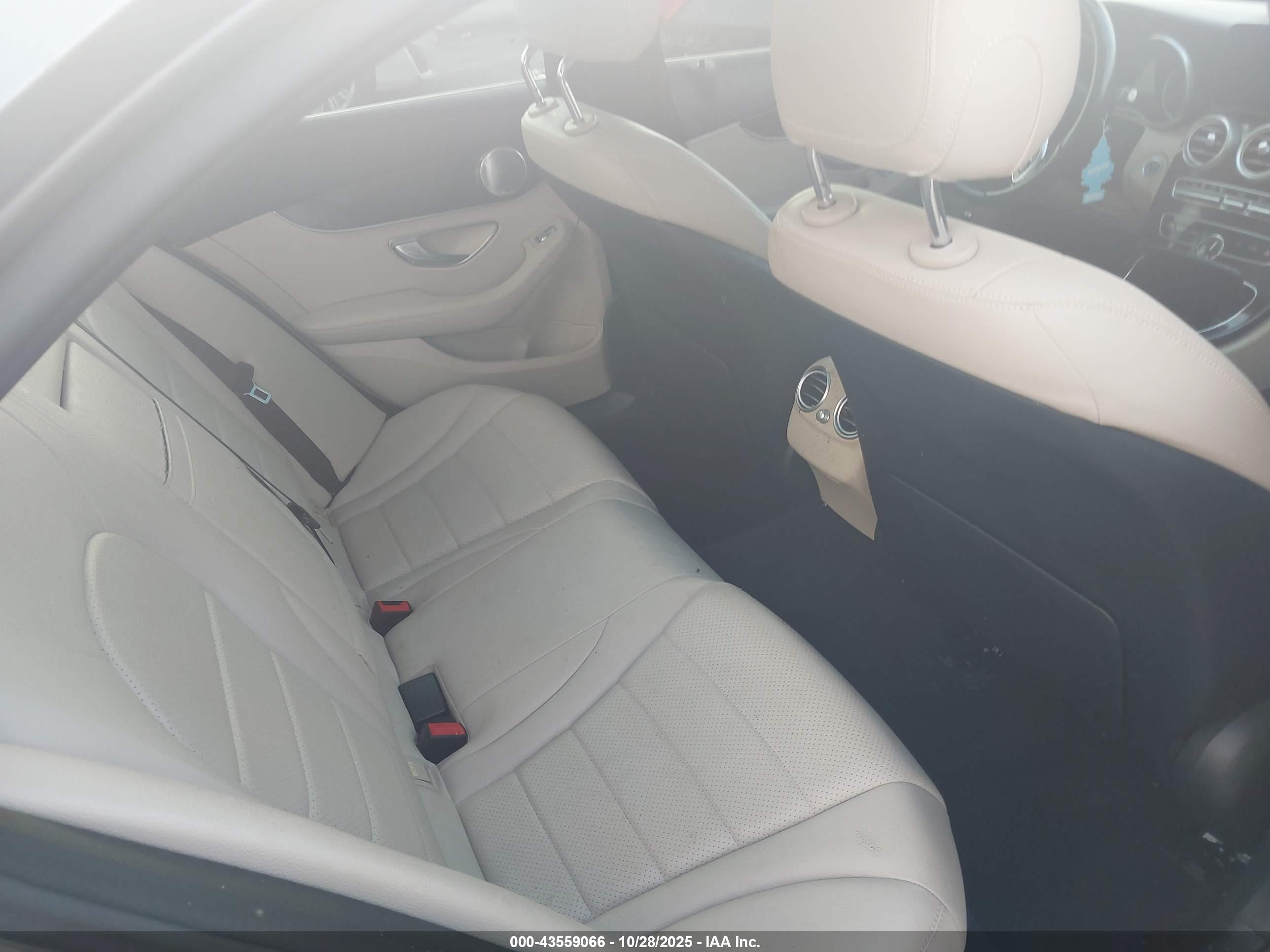 MERCEDES-BENZ C image 8