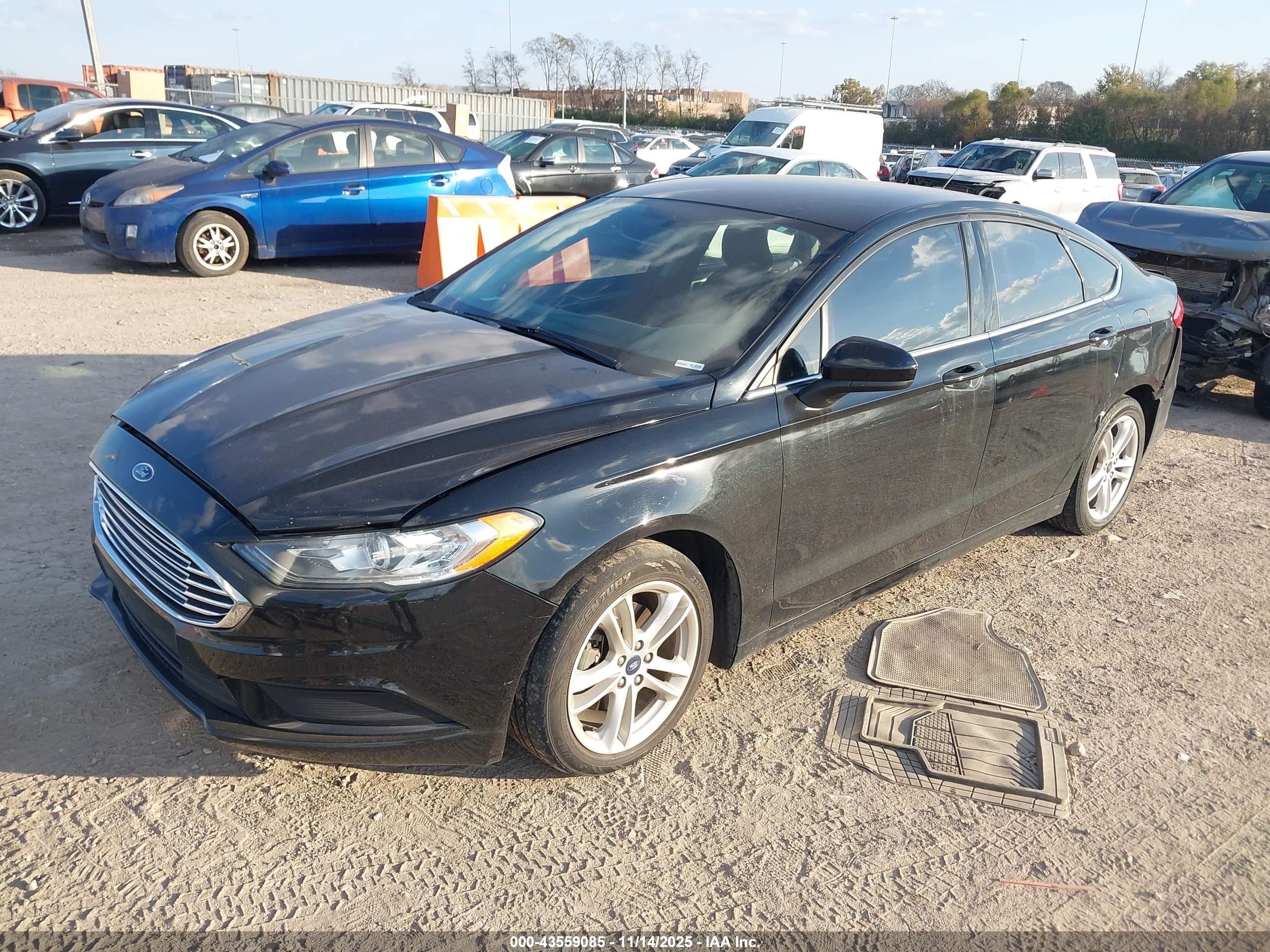 FORD FUSION image 2
