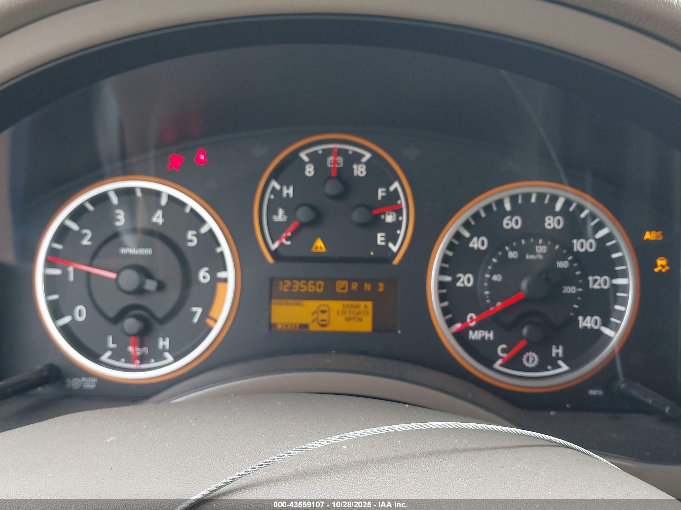 NISSAN ARMADA image 7