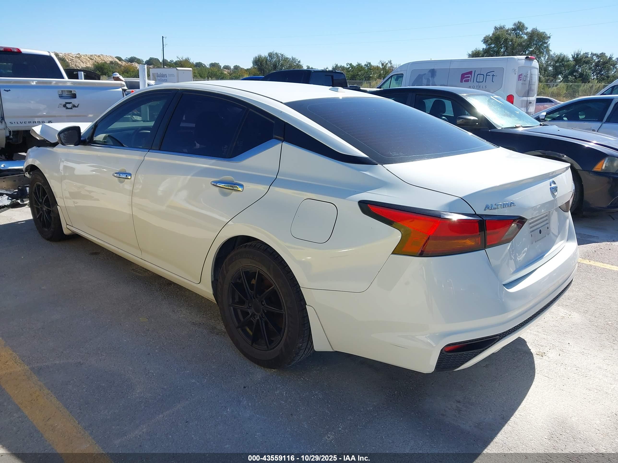 NISSAN ALTIMA image 3