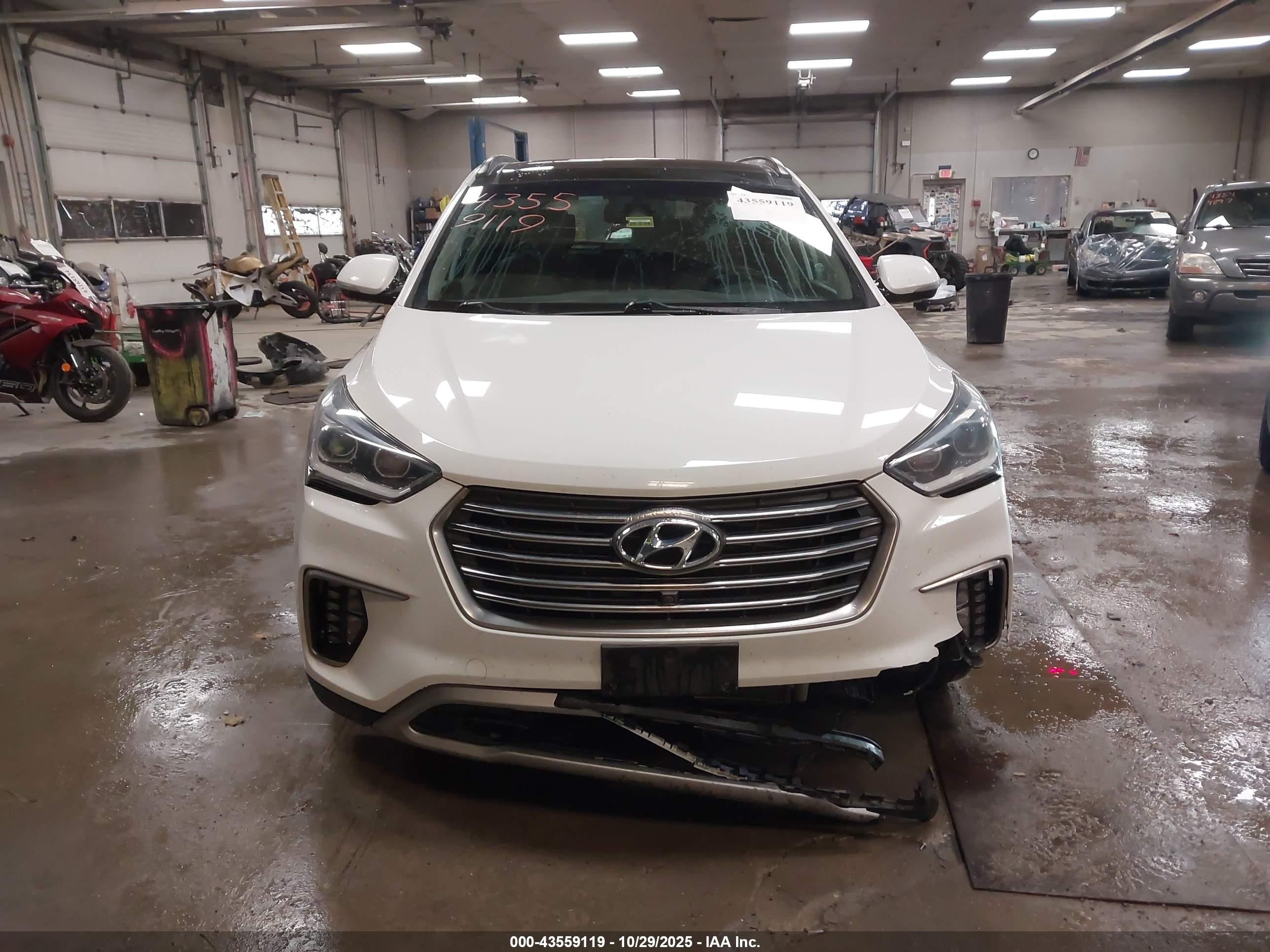 HYUNDAI SANTA image 6