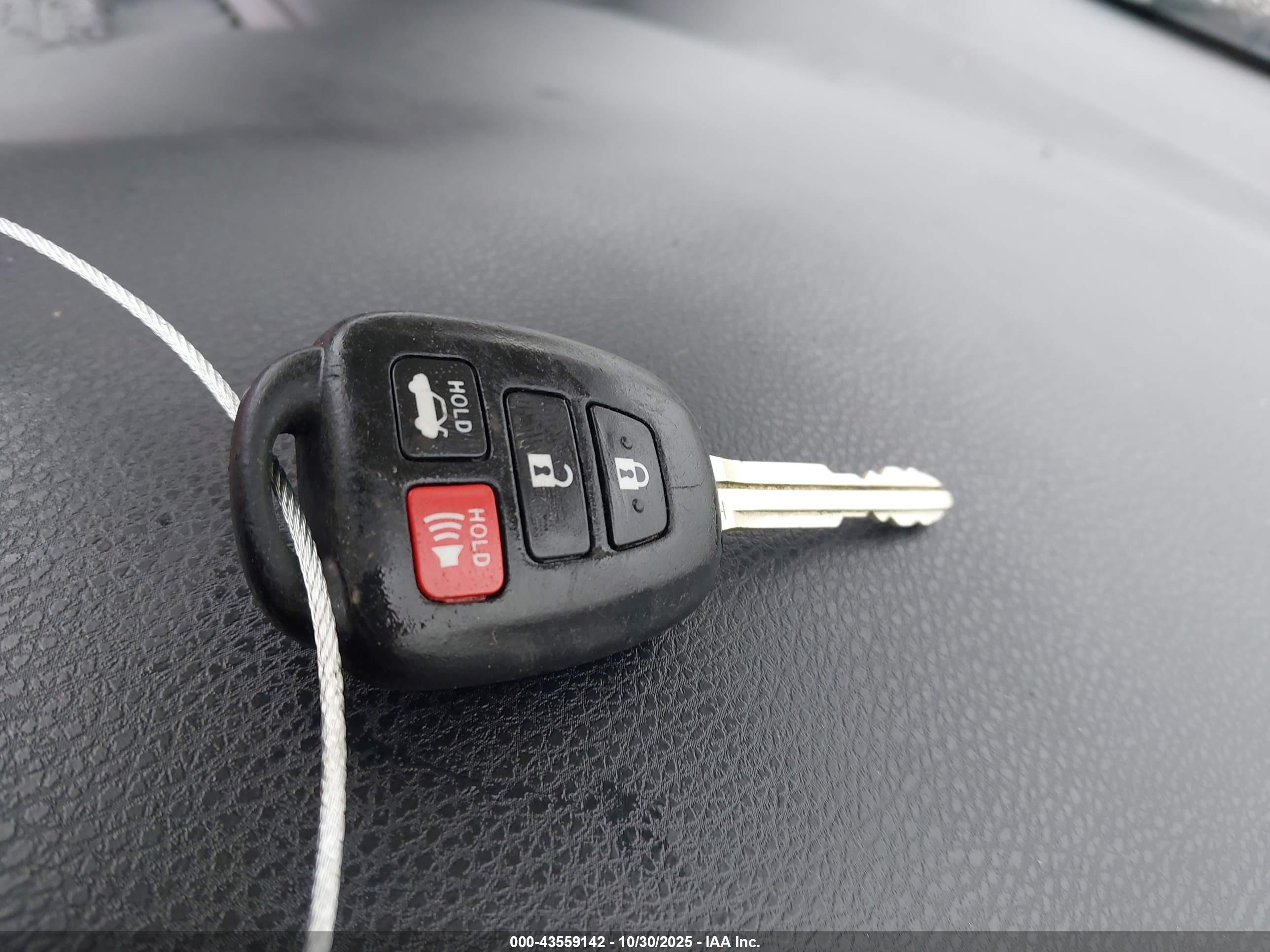 TOYOTA COROLLA image 11
