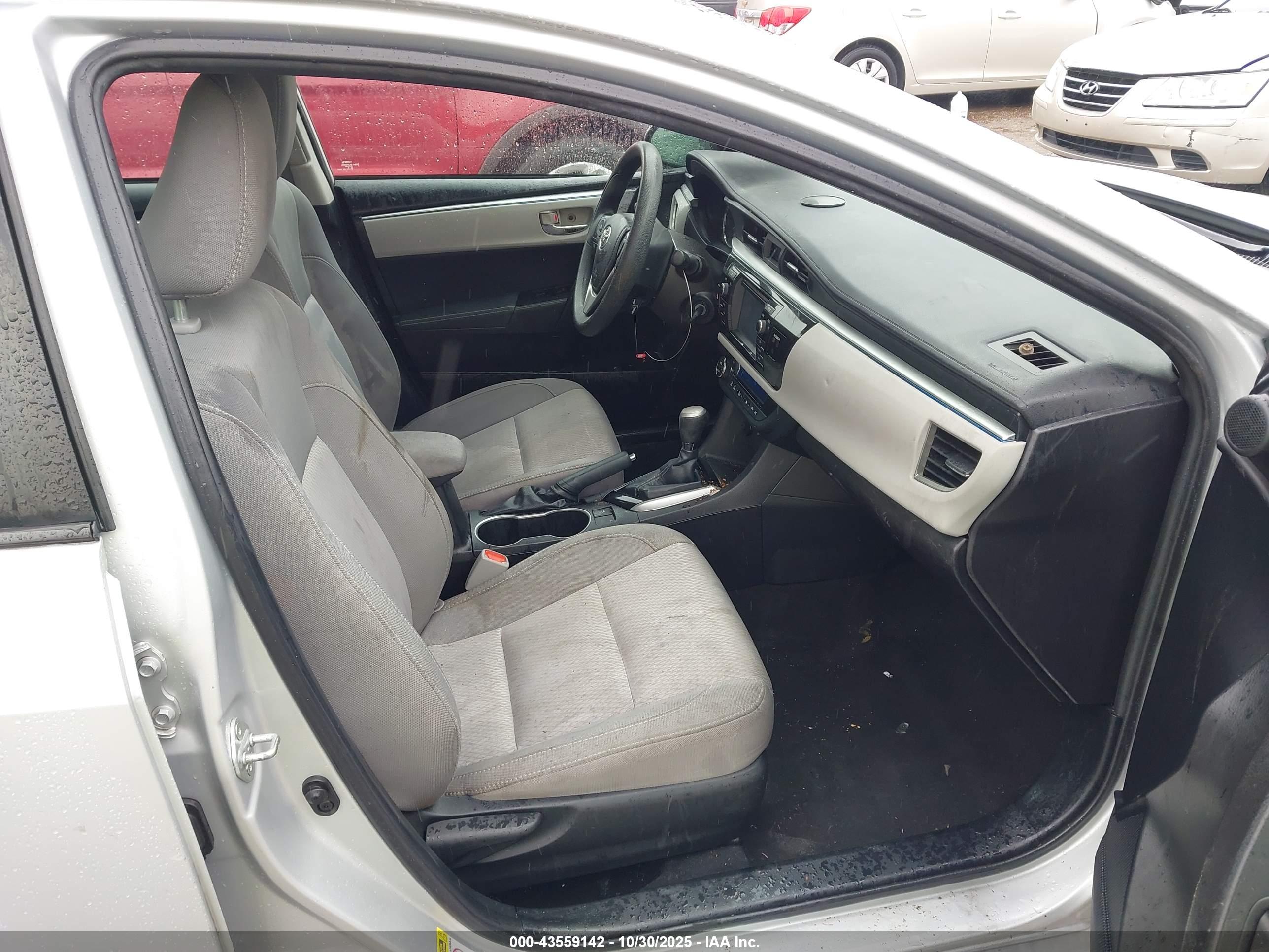 TOYOTA COROLLA image 5