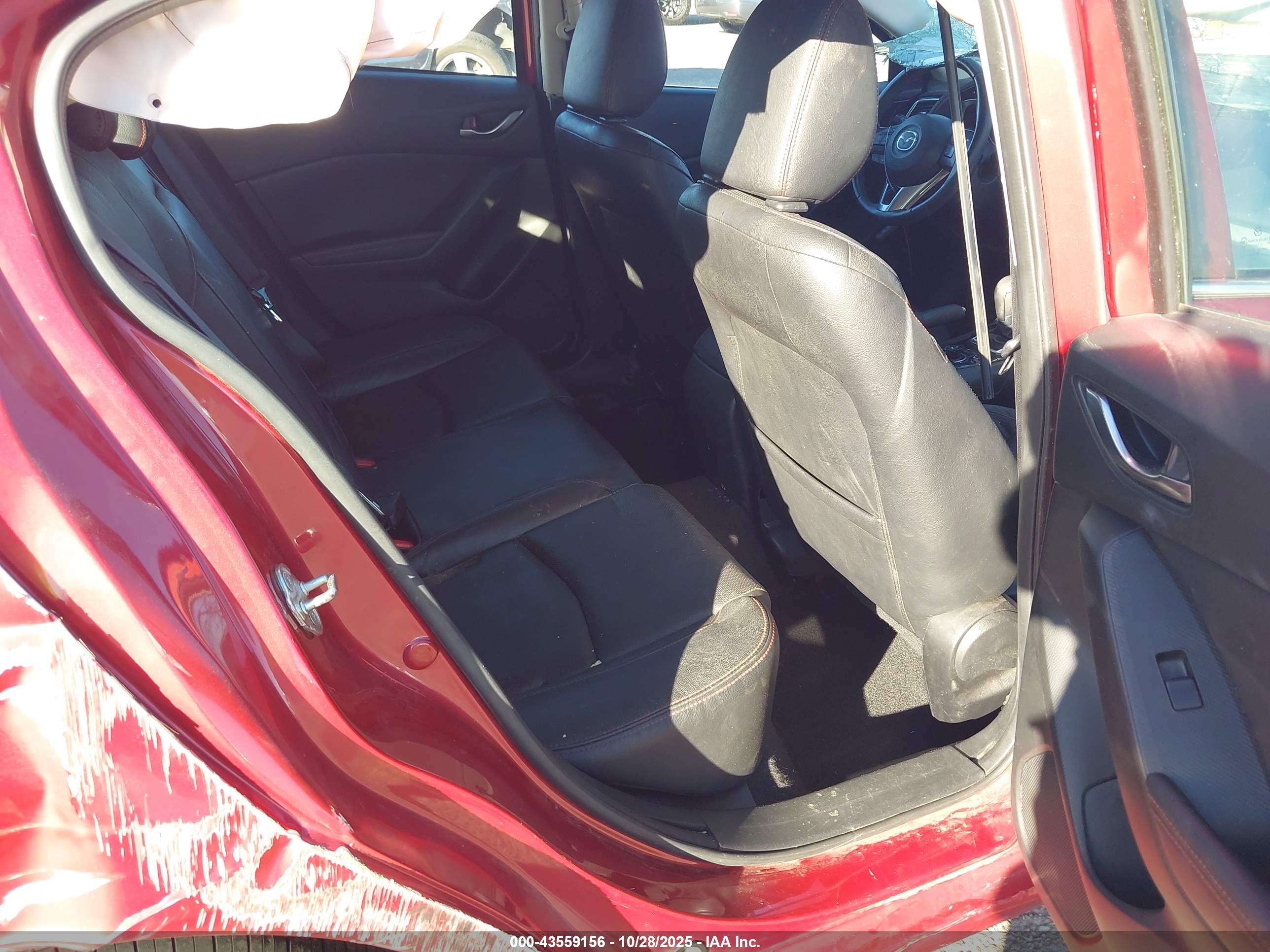 MAZDA MAZDA3 image 8