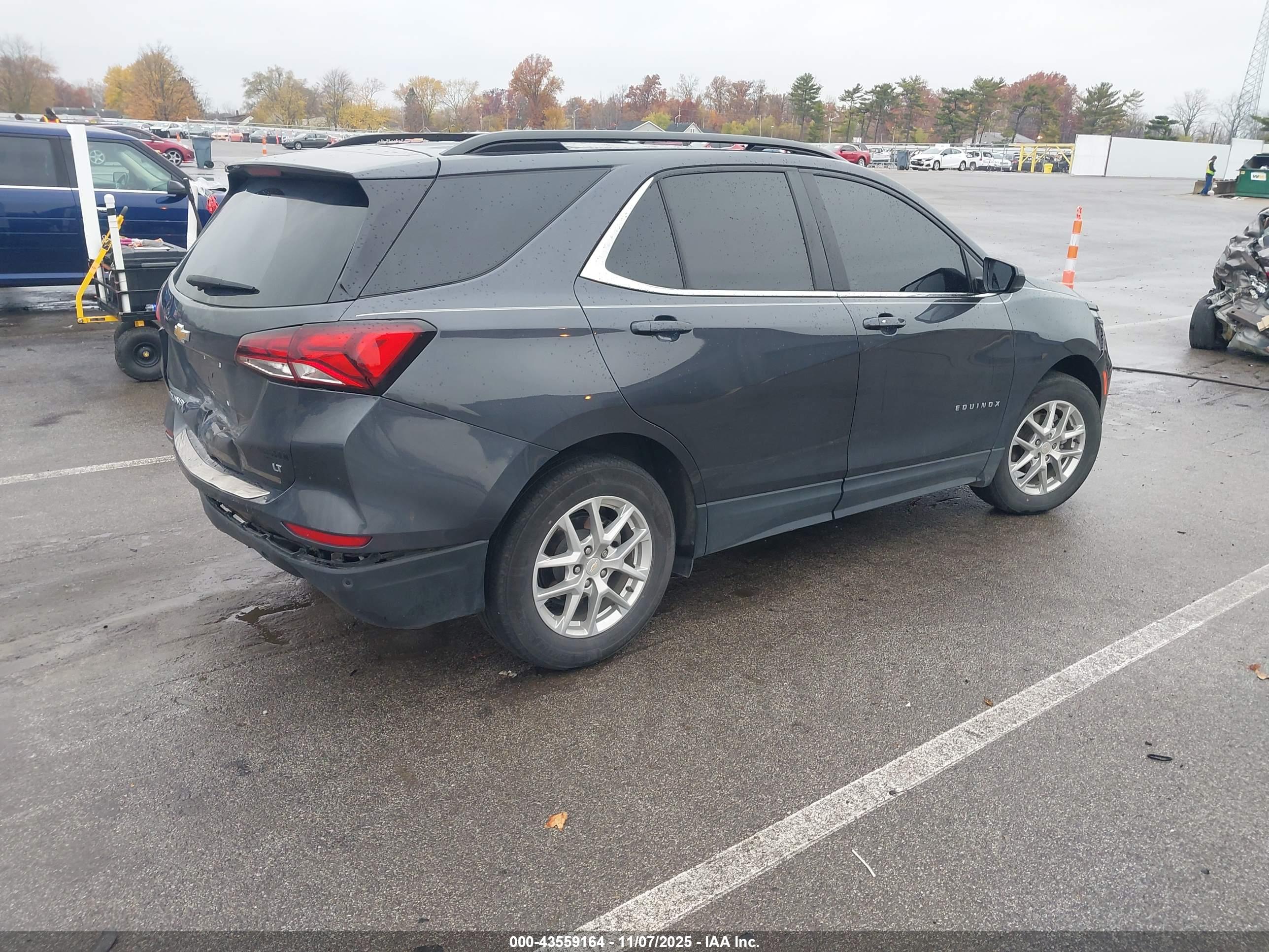 CHEVROLET EQUINOX image 4