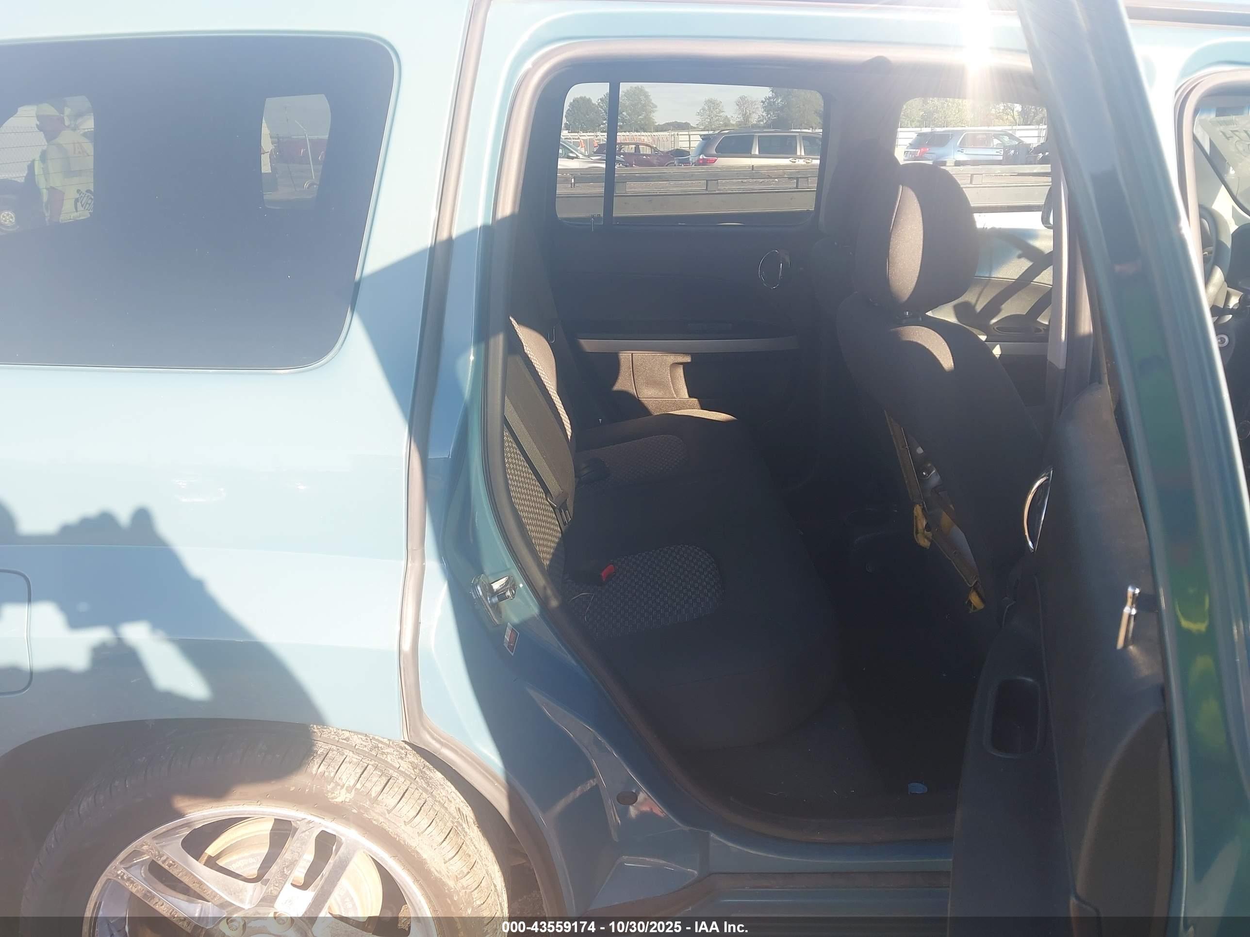 CHEVROLET HHR image 8