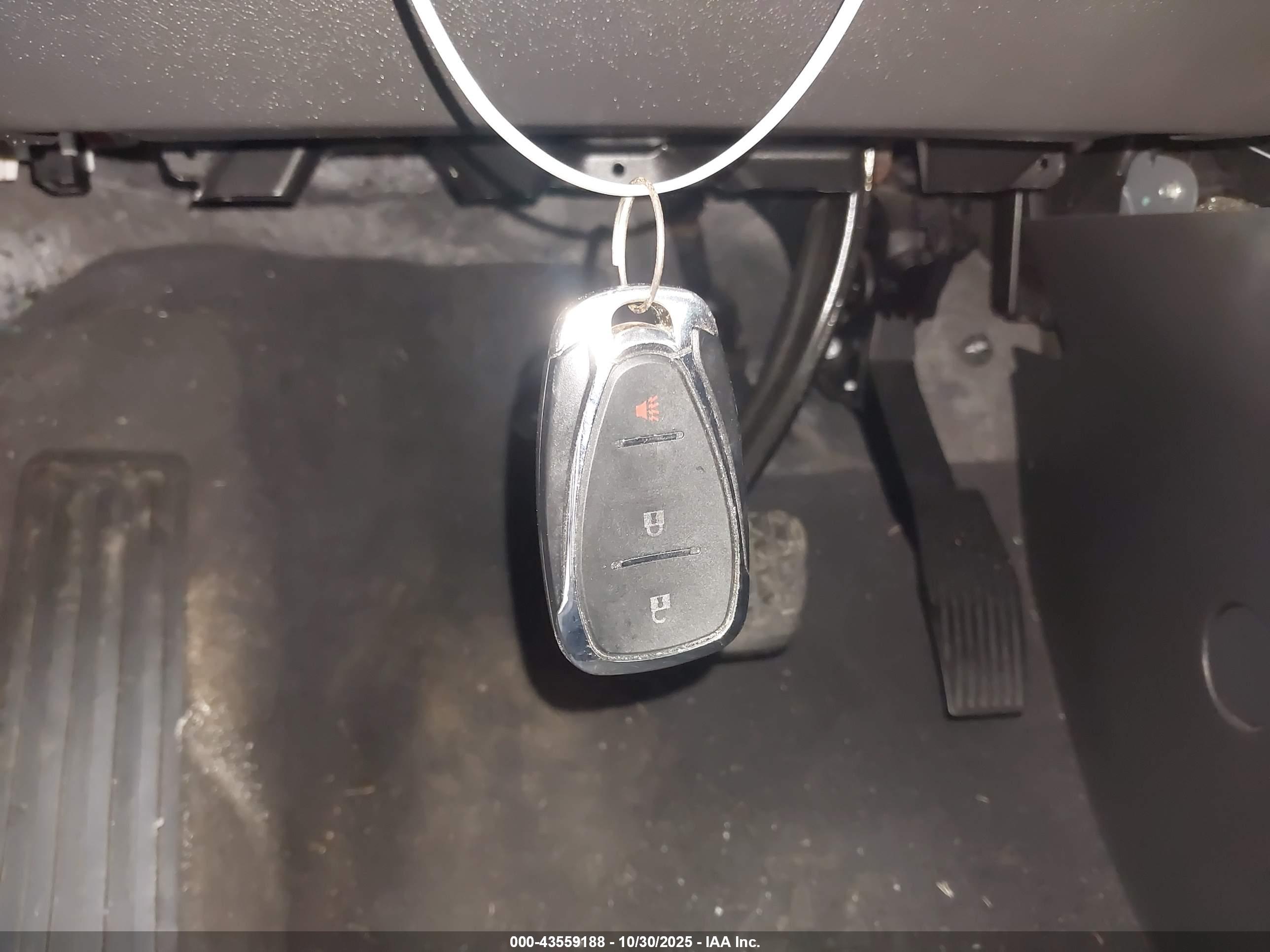 CHEVROLET EQUINOX image 11
