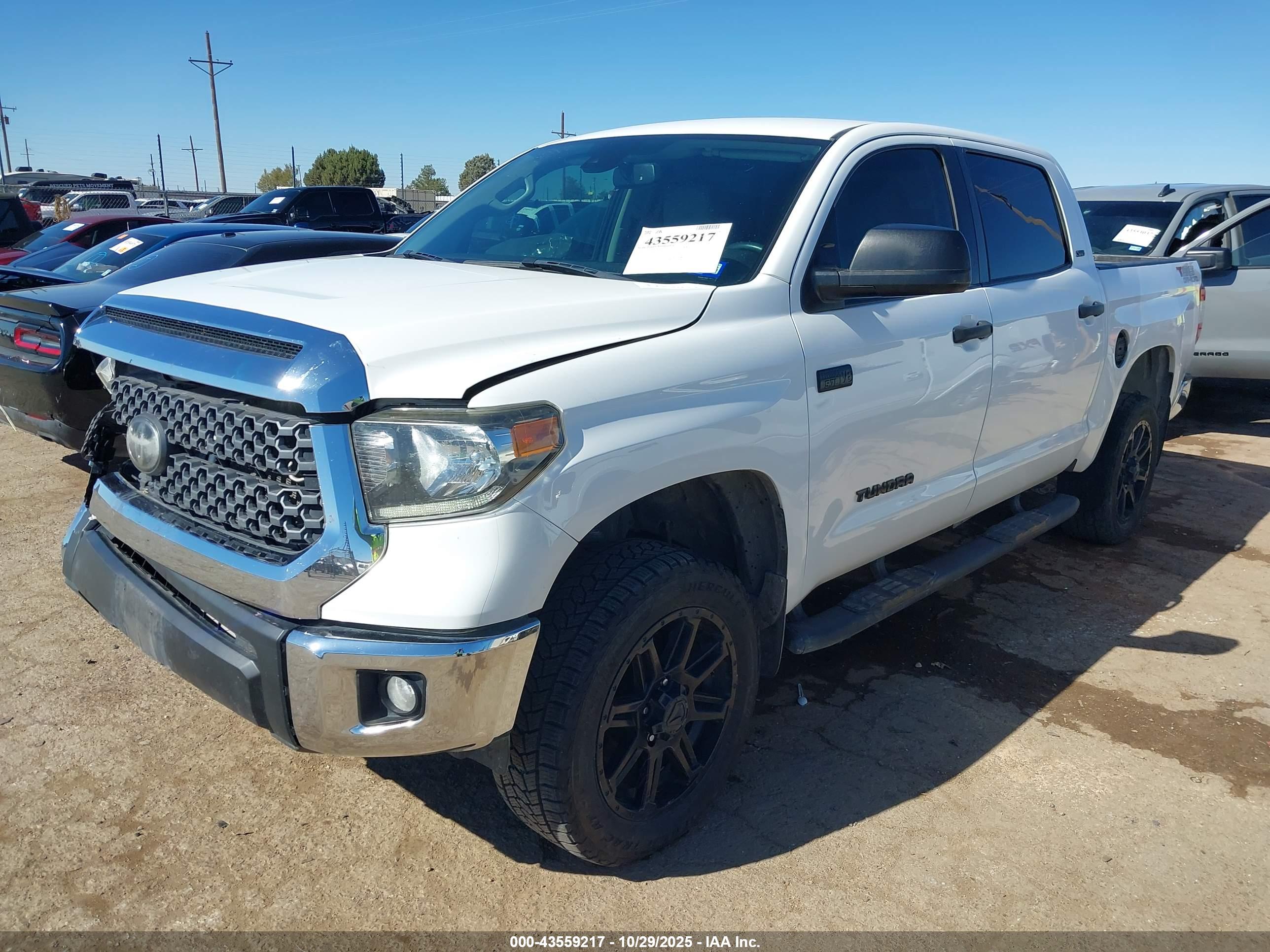 TOYOTA TUNDRA image 2