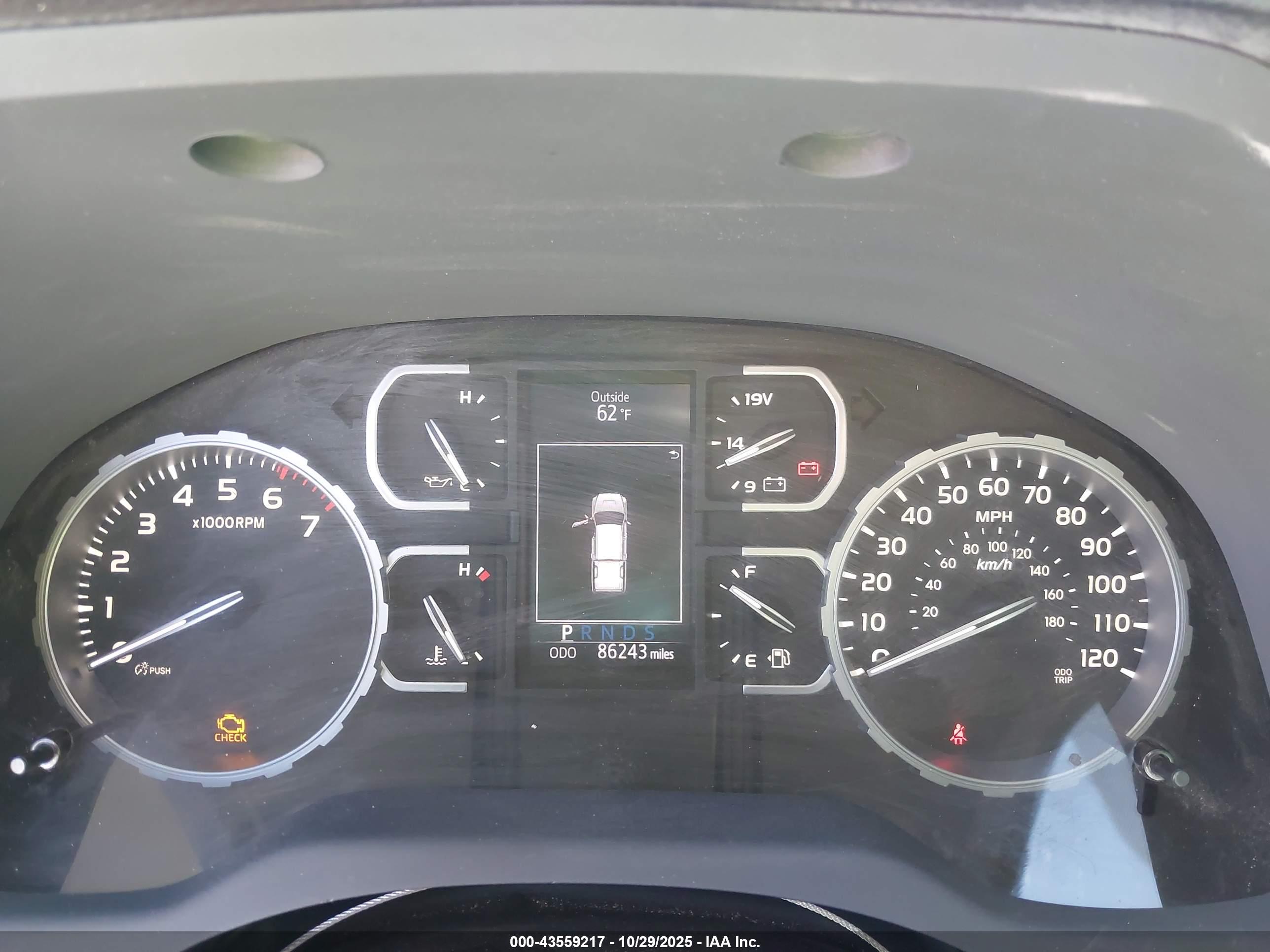 TOYOTA TUNDRA image 7