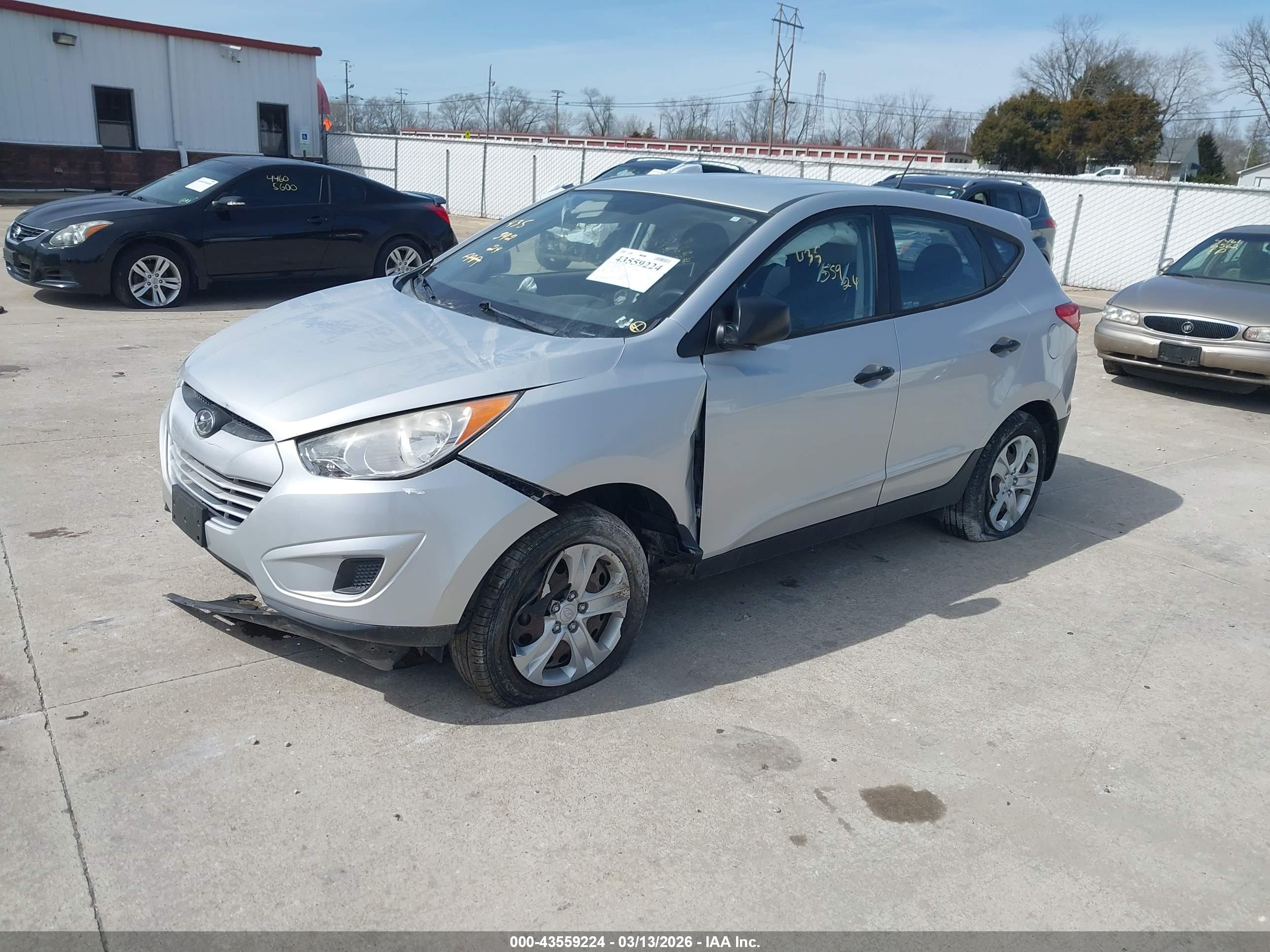 HYUNDAI TUCSON image 2