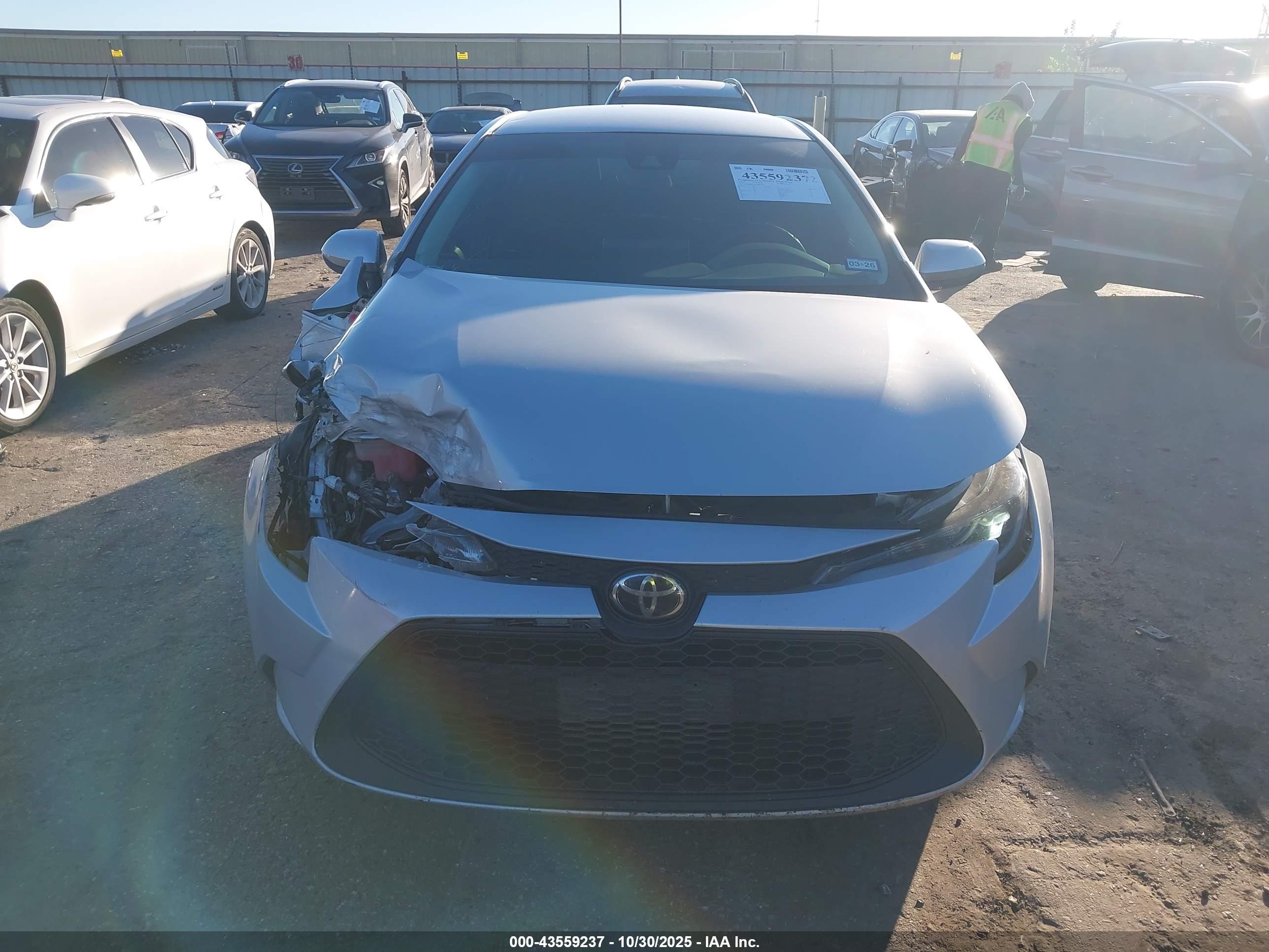 TOYOTA COROLLA image 6