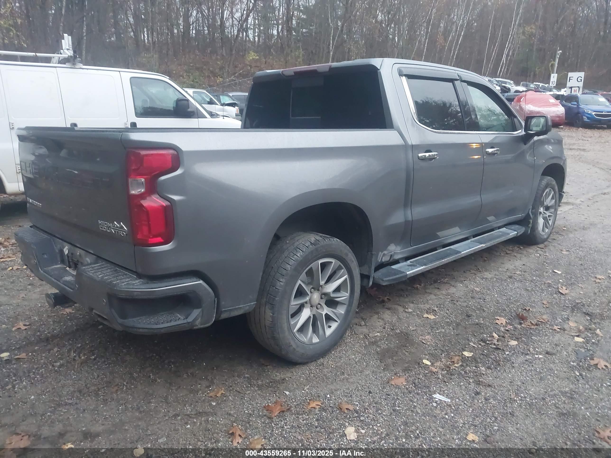 CHEVROLET SILVERADO image 4