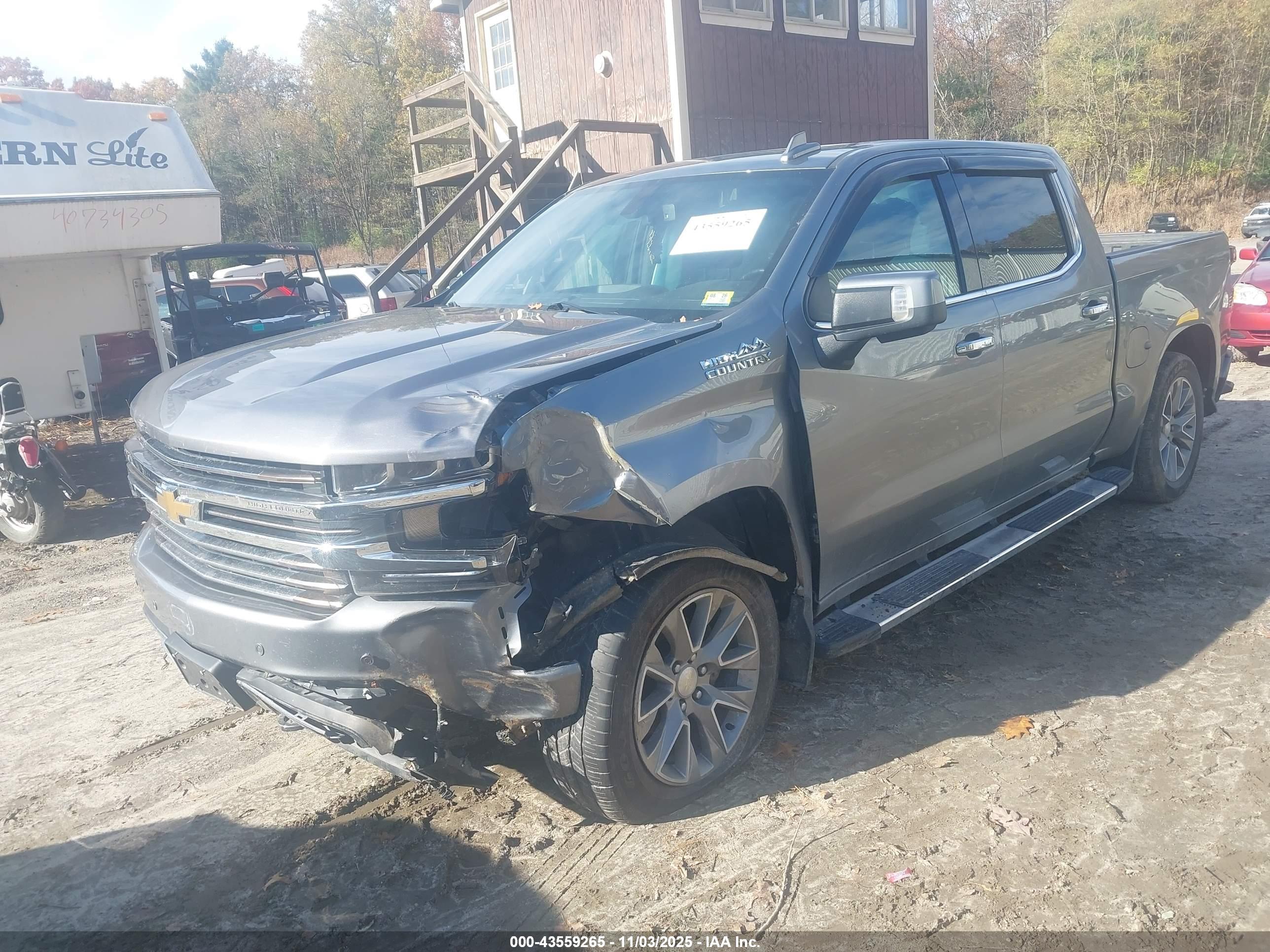 CHEVROLET SILVERADO image 6
