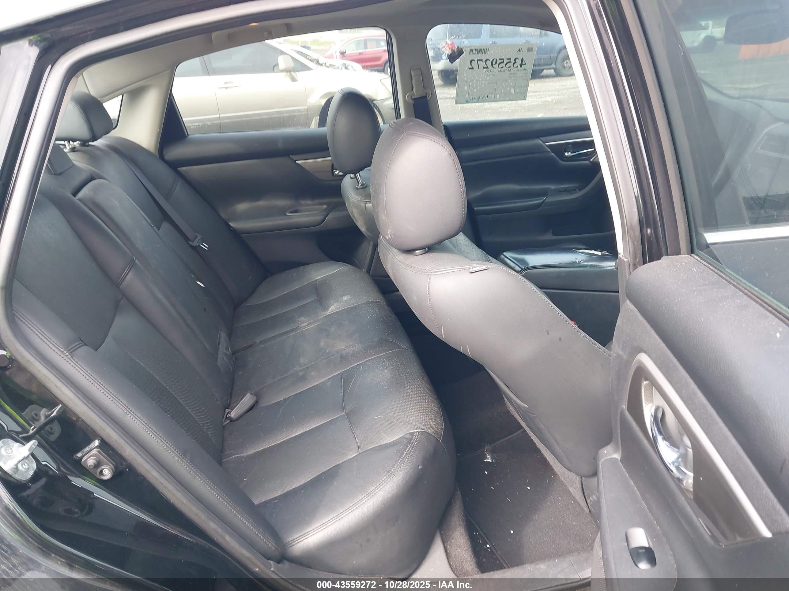 NISSAN ALTIMA image 8