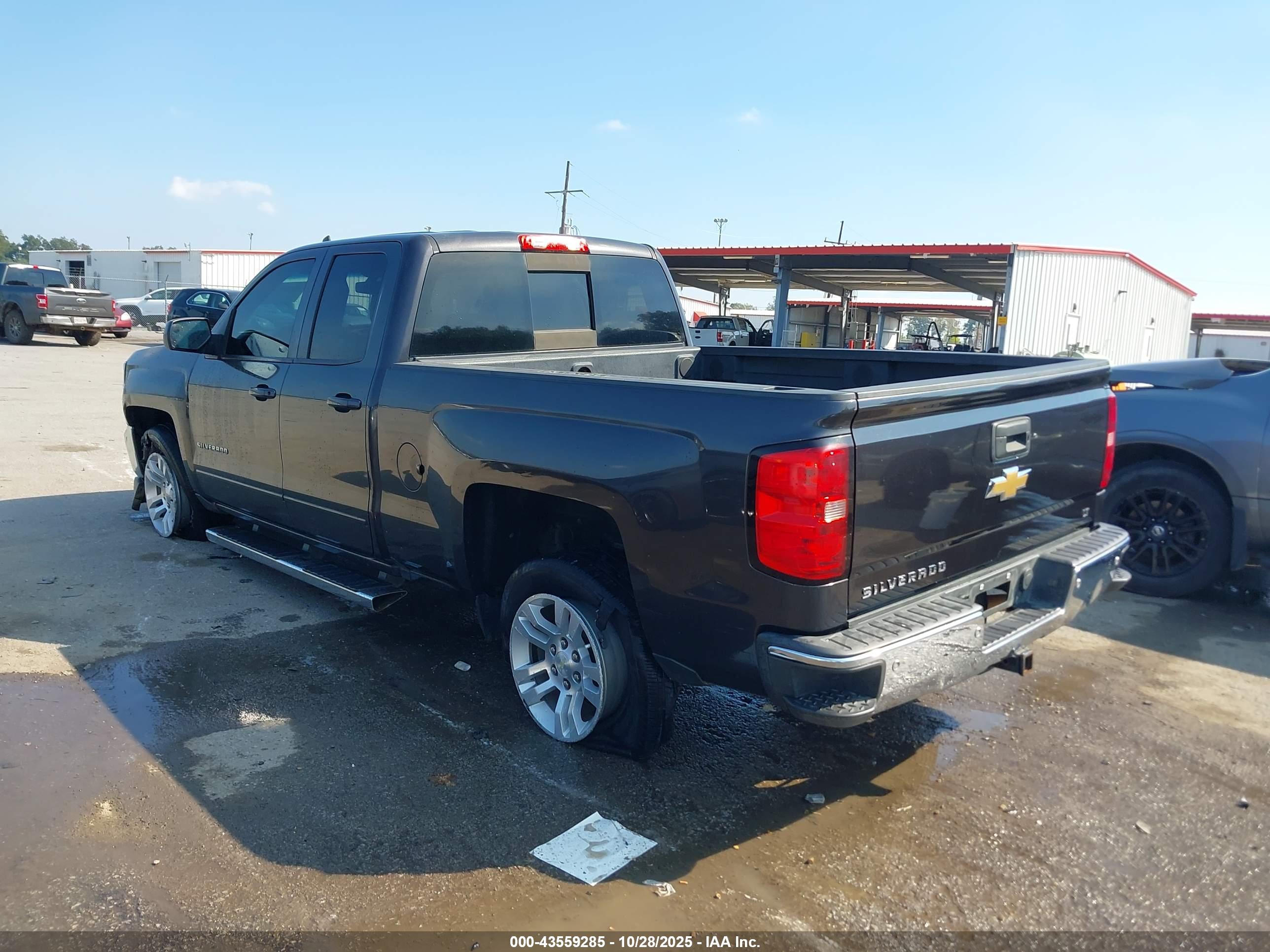 CHEVROLET SILVERADO image 3