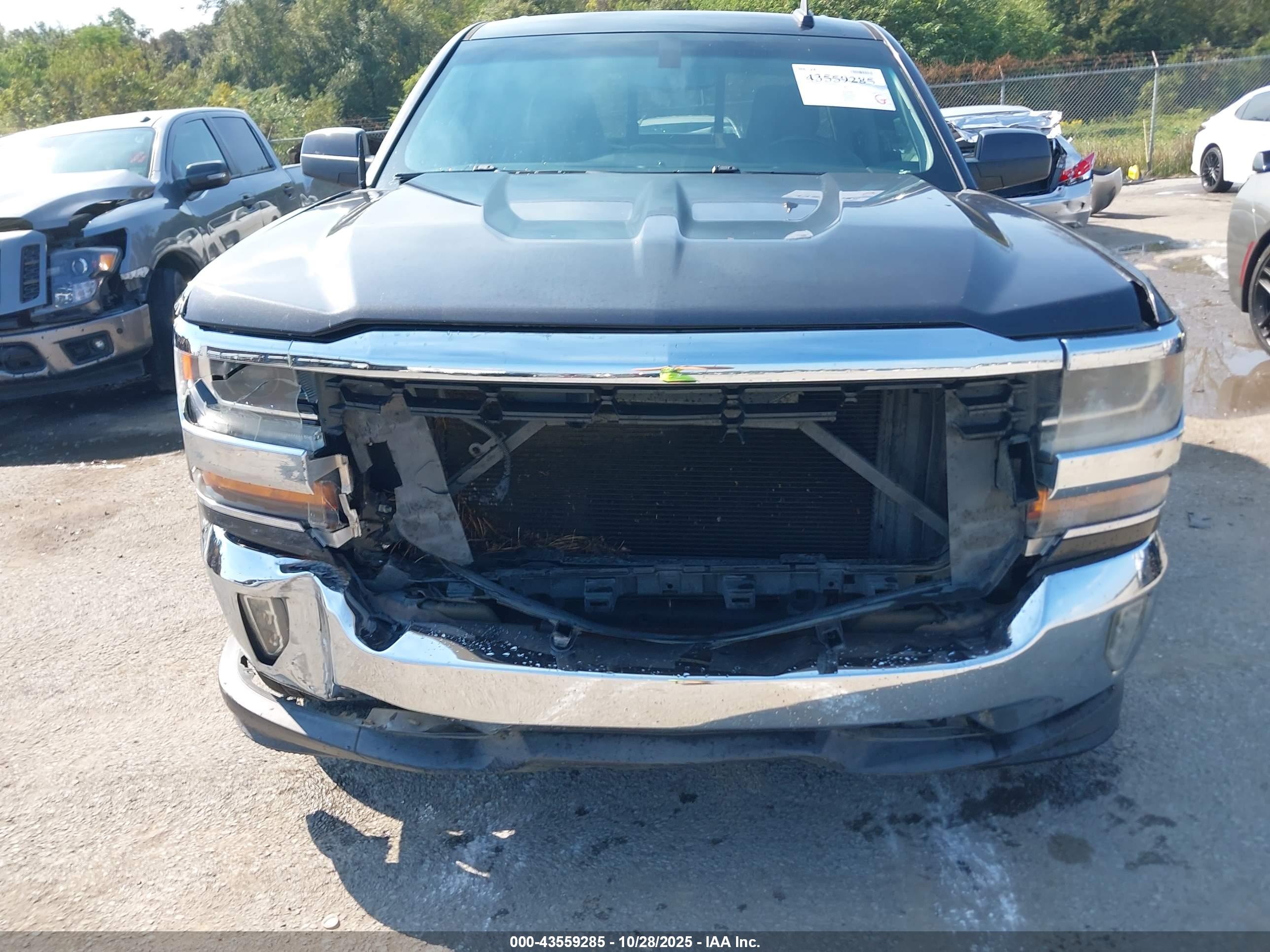 CHEVROLET SILVERADO image 6
