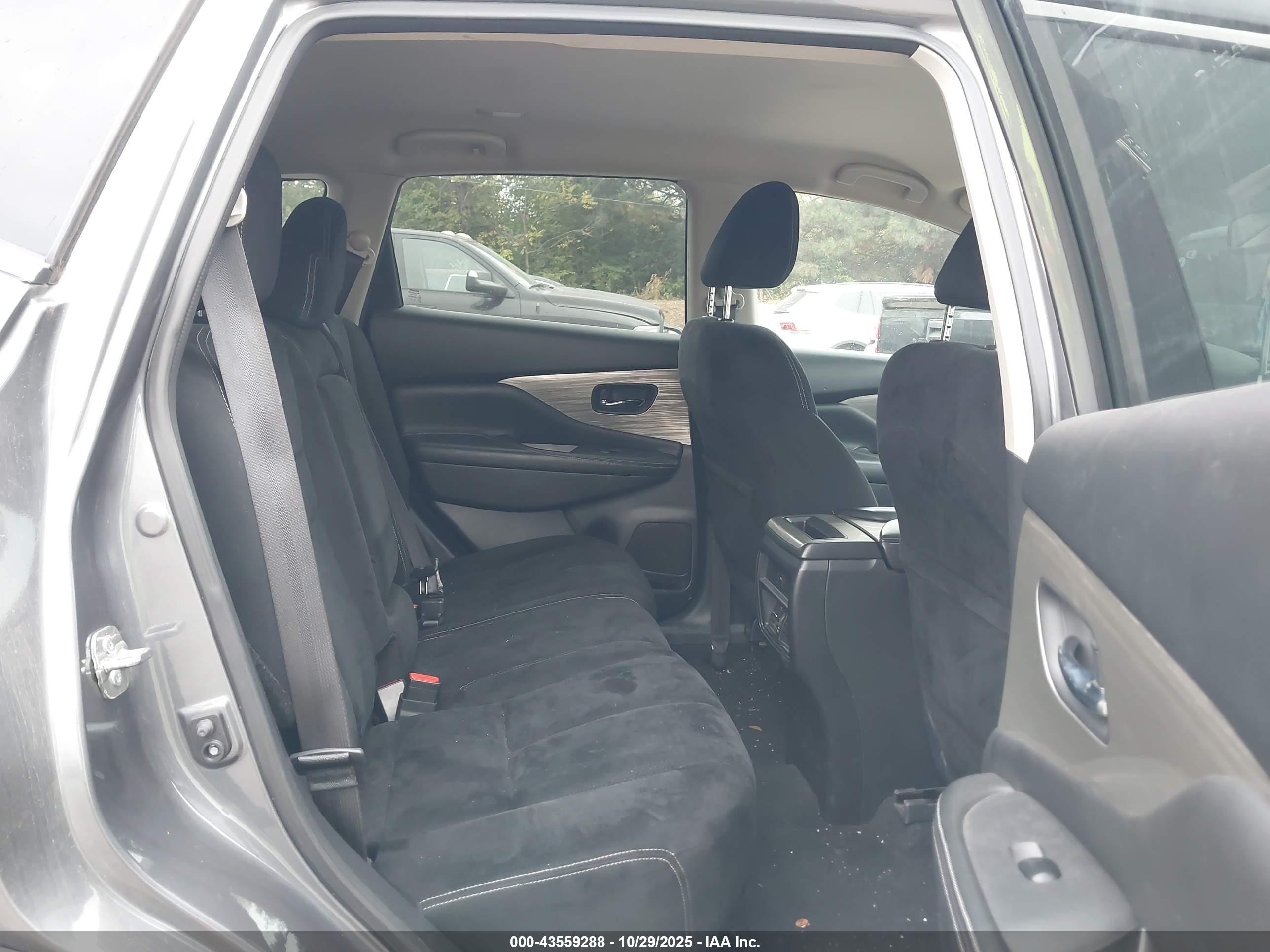 NISSAN MURANO image 8
