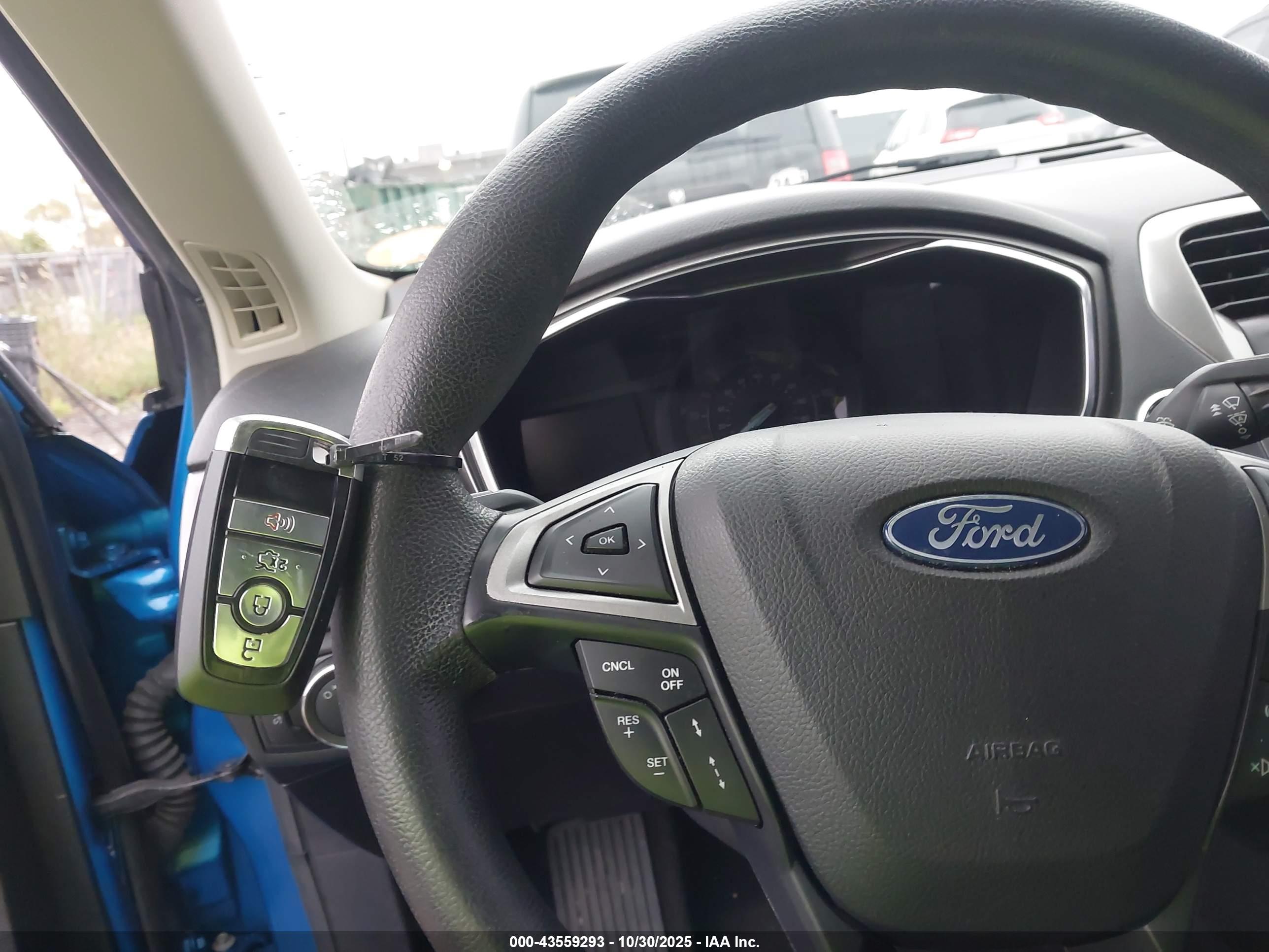 FORD FUSION image 11