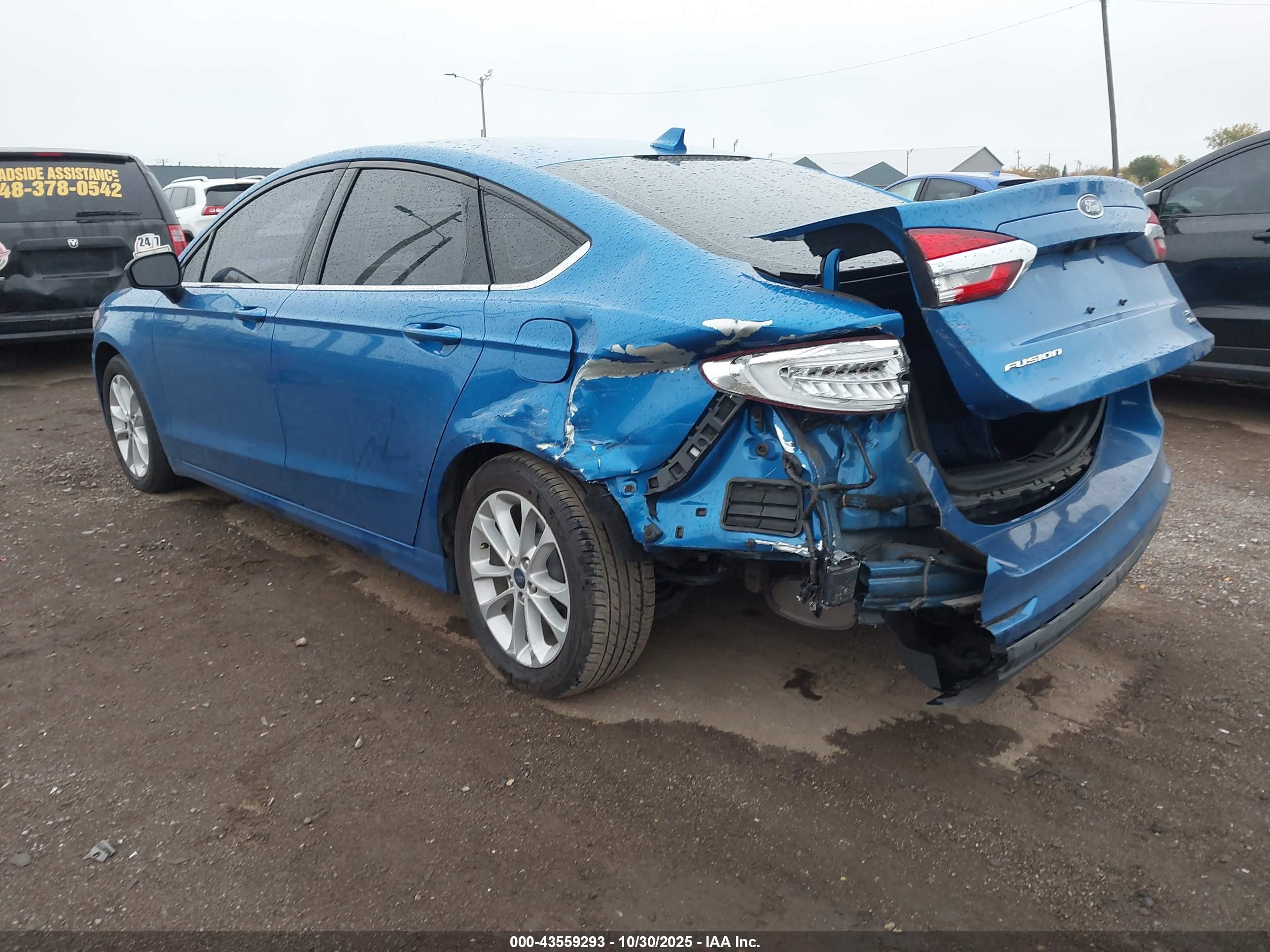 FORD FUSION image 3